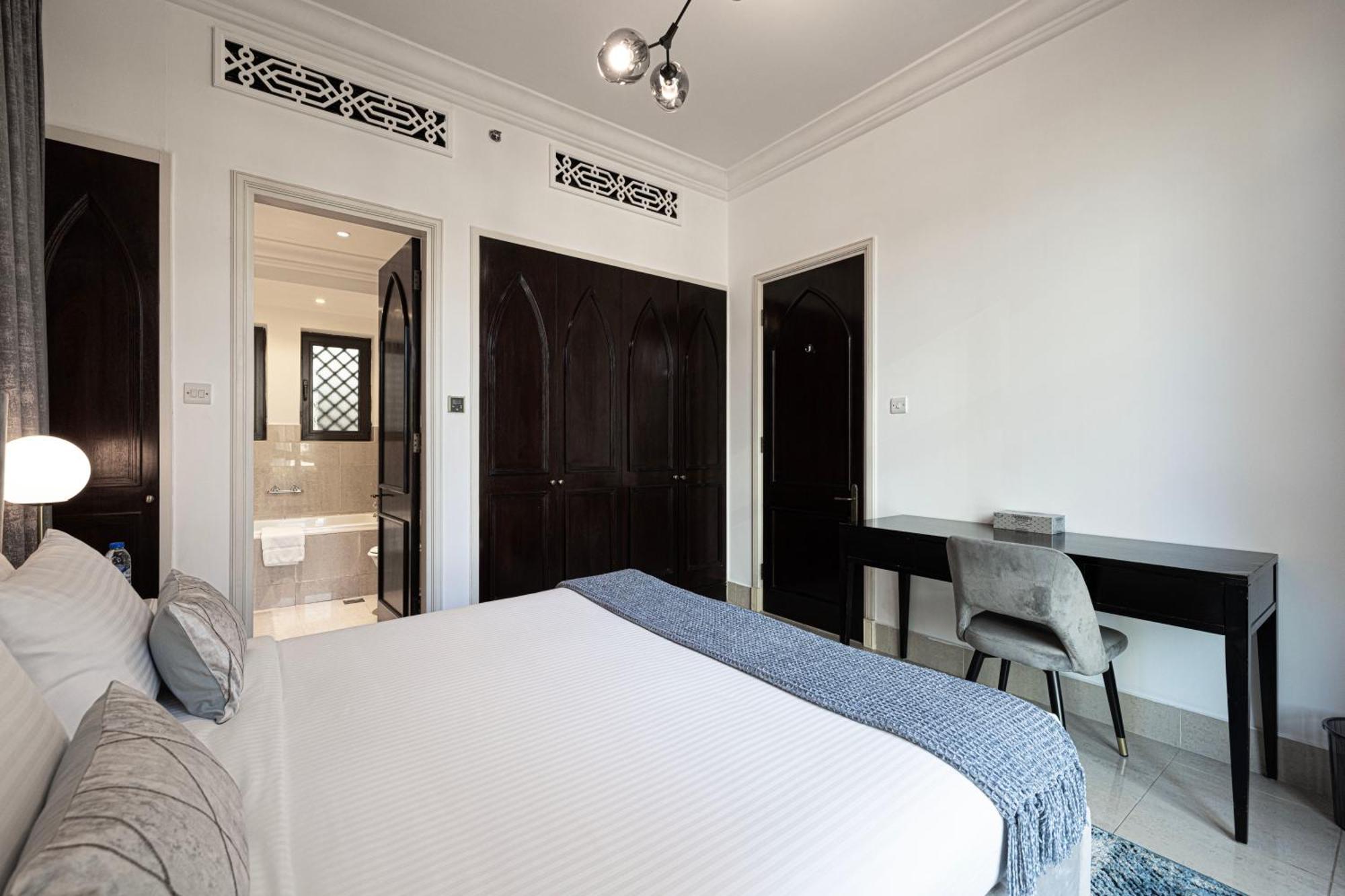 Lux 2br Retreat Steps From Mall&burj Khalifa