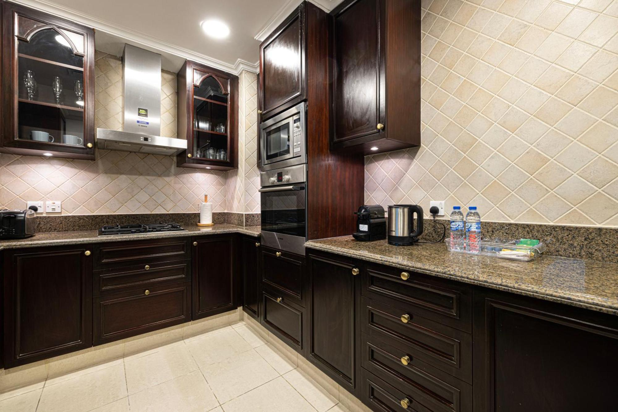 Apartment Lux 2br Retreat Steps From Mall&burj Khalifa