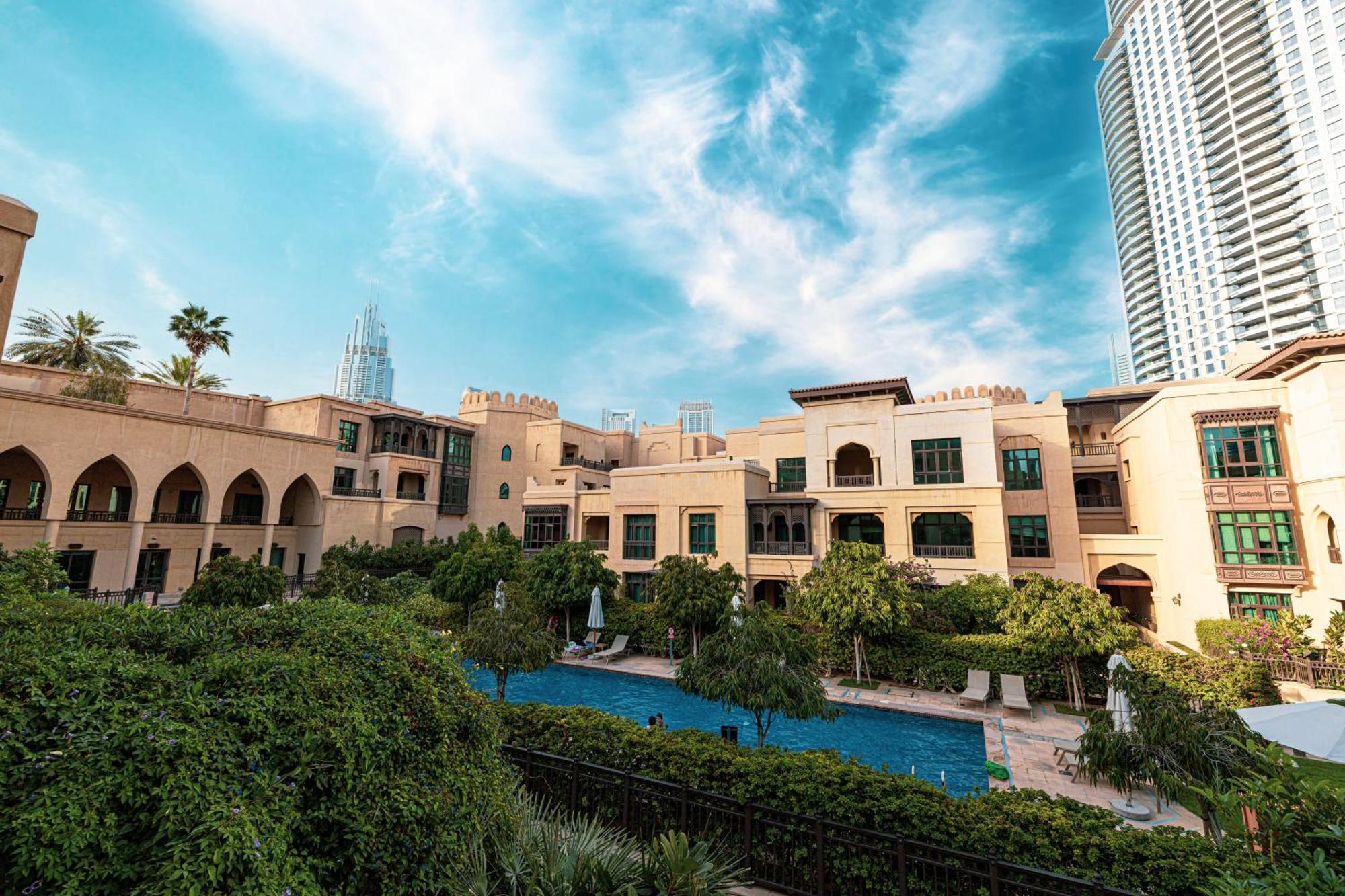 Apartment Lux 2br Retreat Steps From Mall&burj Khalifa