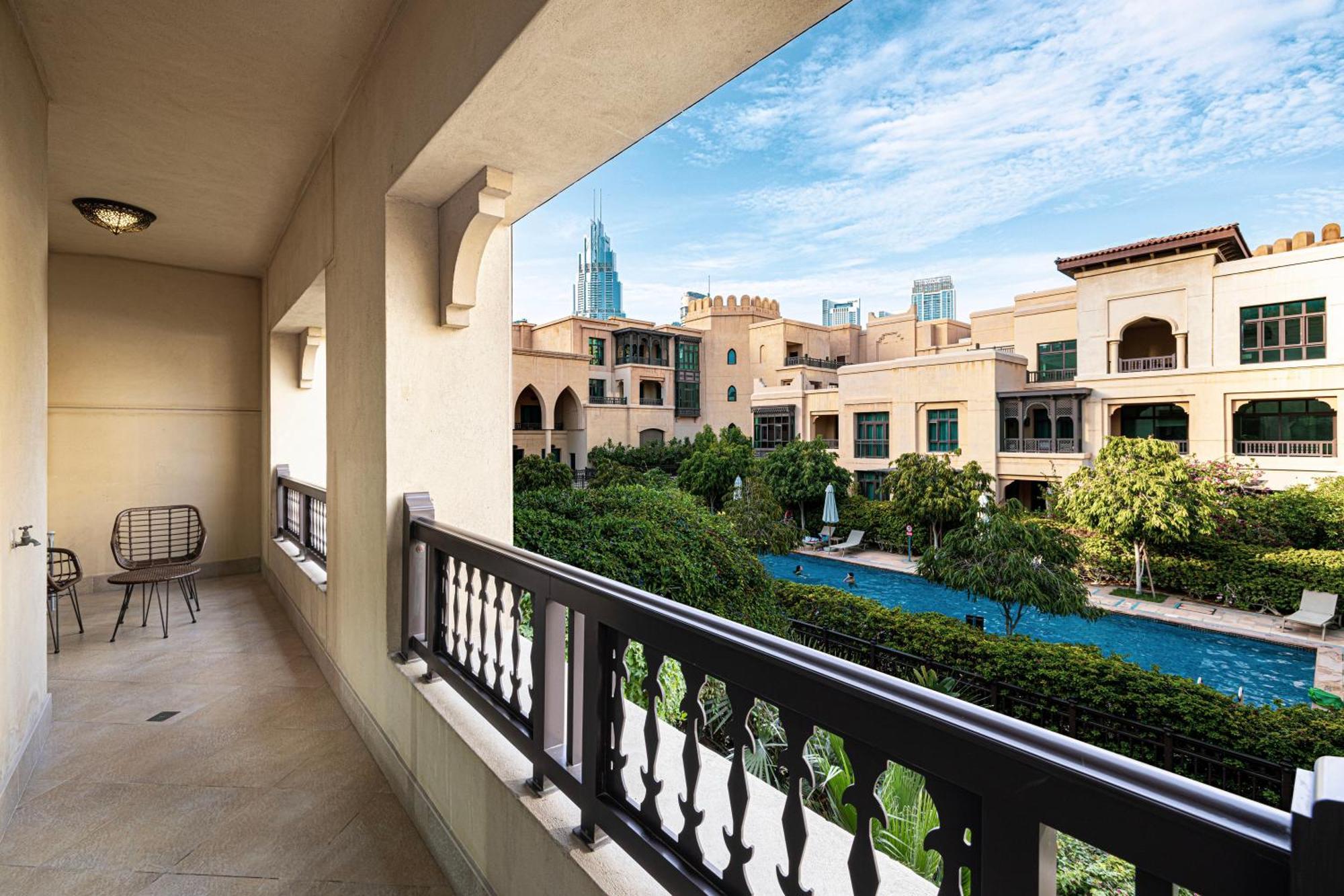 Apartment Lux 2br Retreat Steps From Mall&burj Khalifa