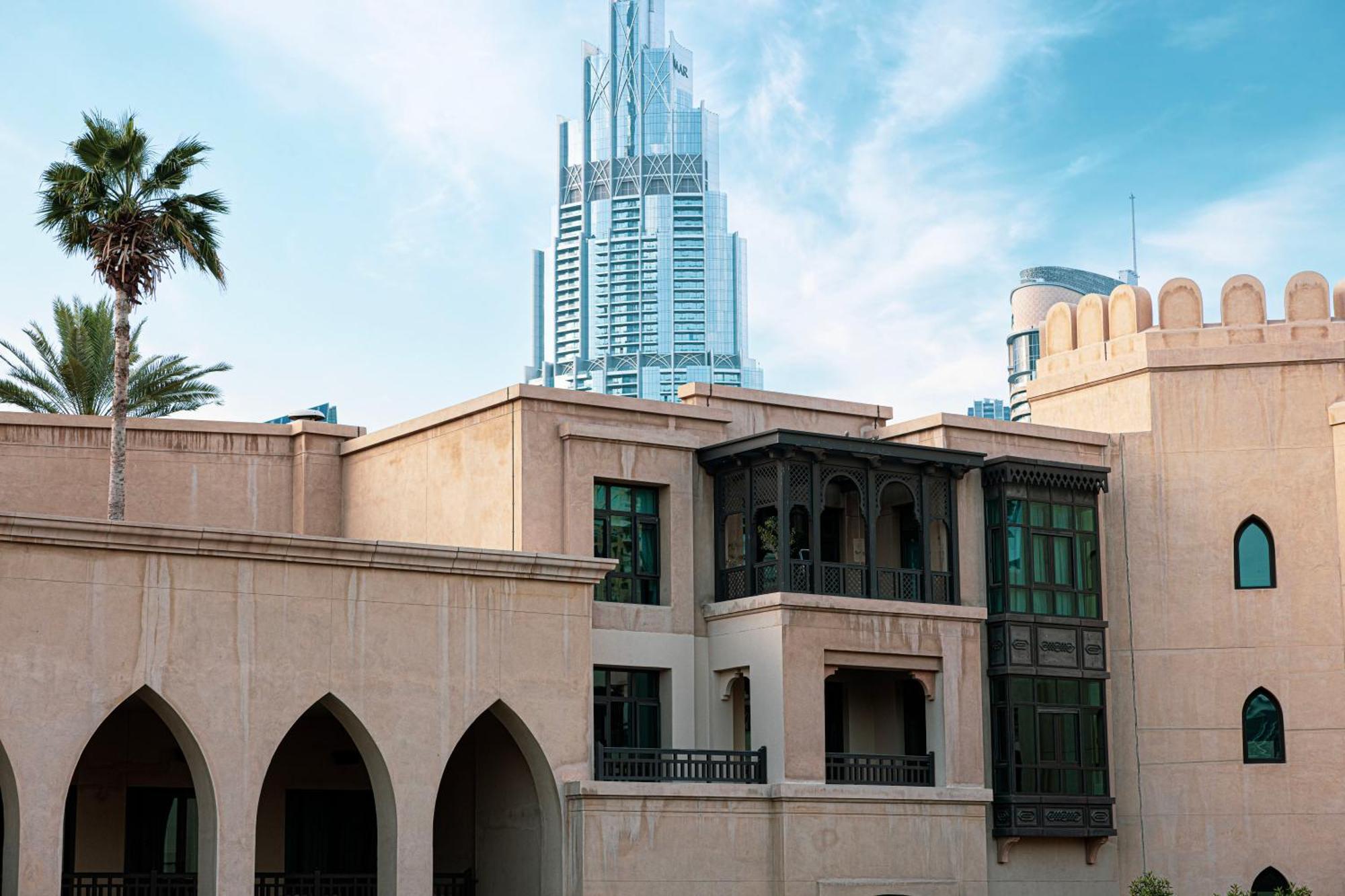 Lux 2br Retreat Steps From Mall&burj Khalifa Dubai