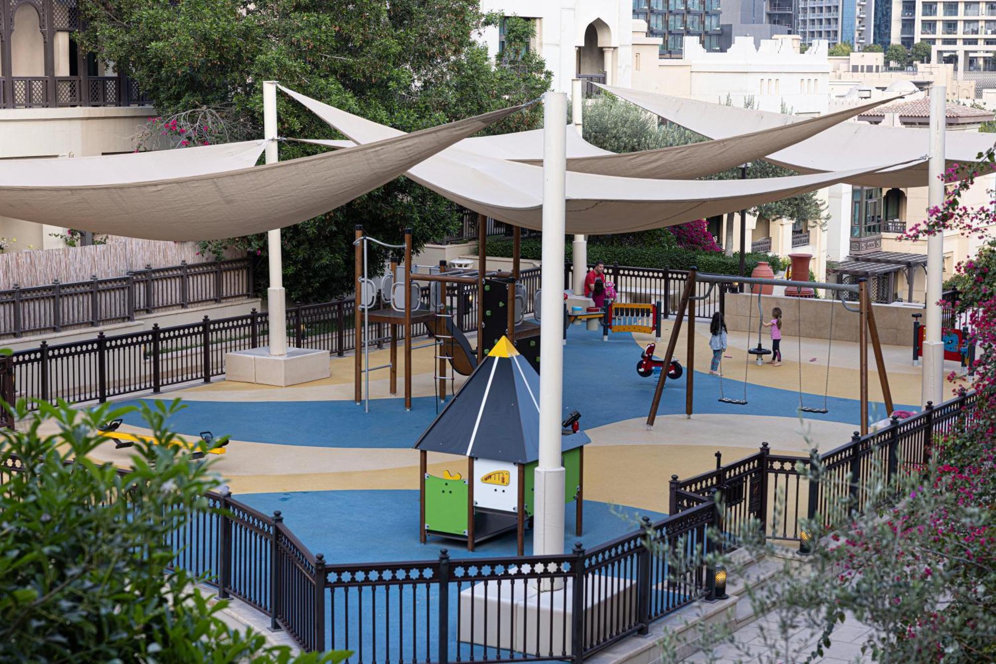 Lux 2br Retreat Steps From Mall&burj Khalifa
