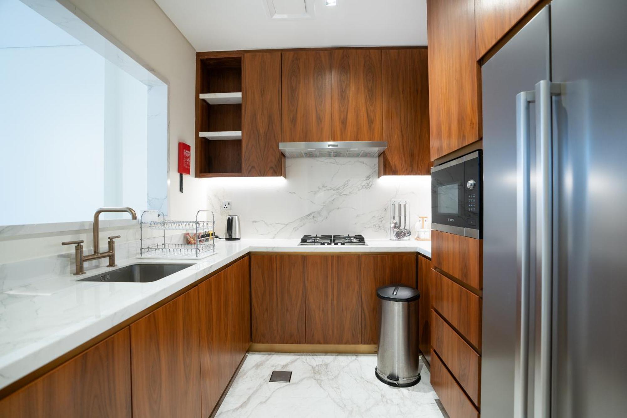 Apartment Rh- Modern Comfort & Bright 1br Near Mall, Views *