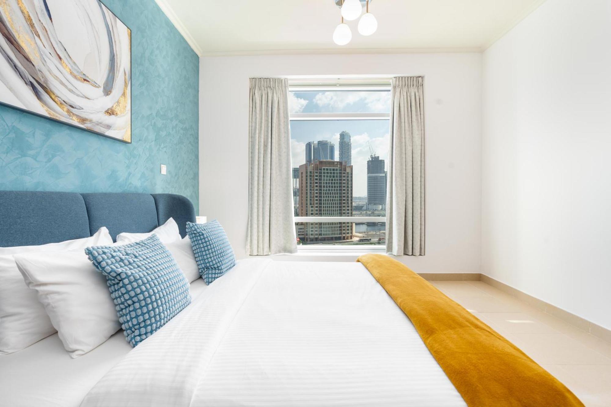 Lux Burj Views Tower I Downtown Apartment *