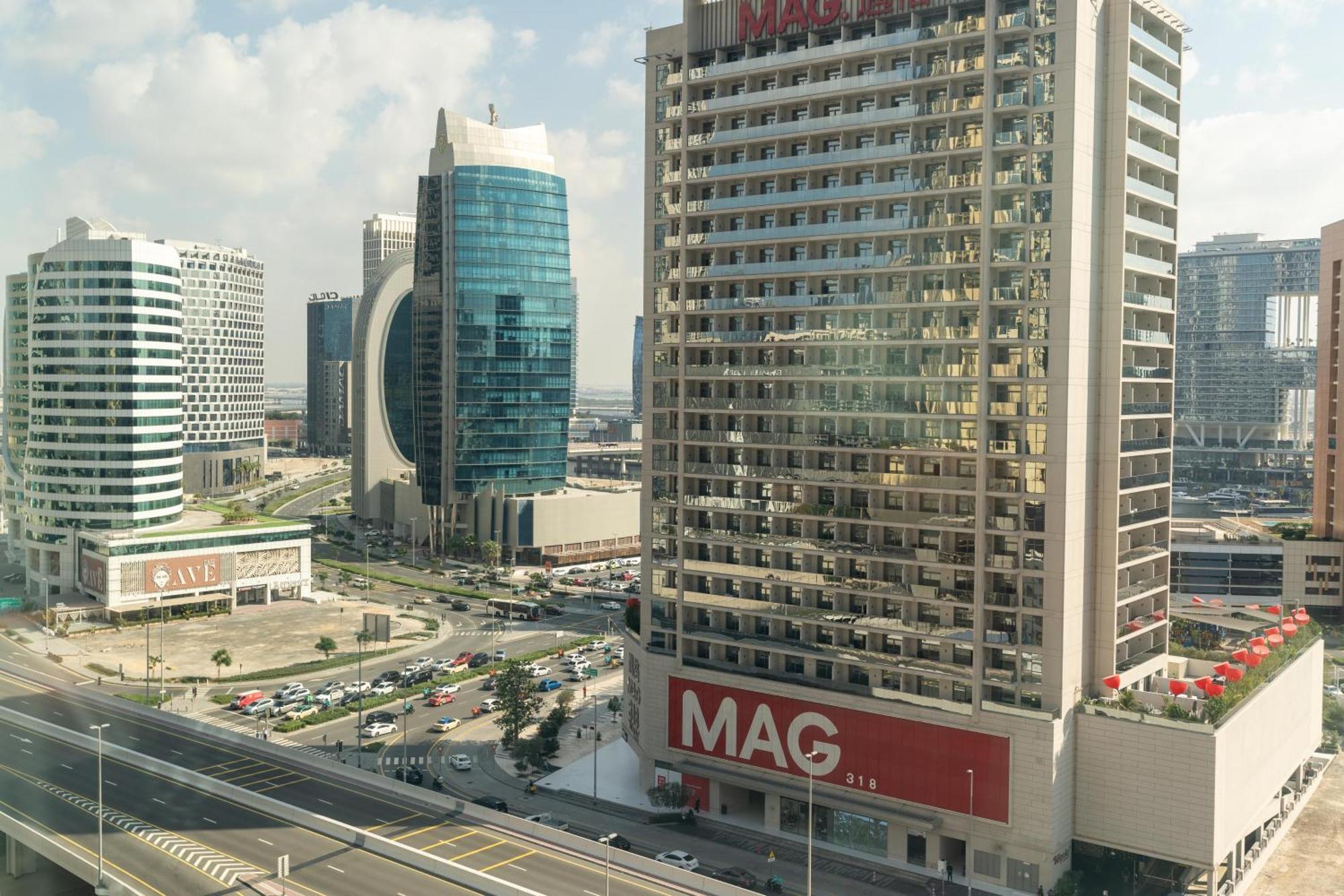 Lux Burj Views Tower I Downtown