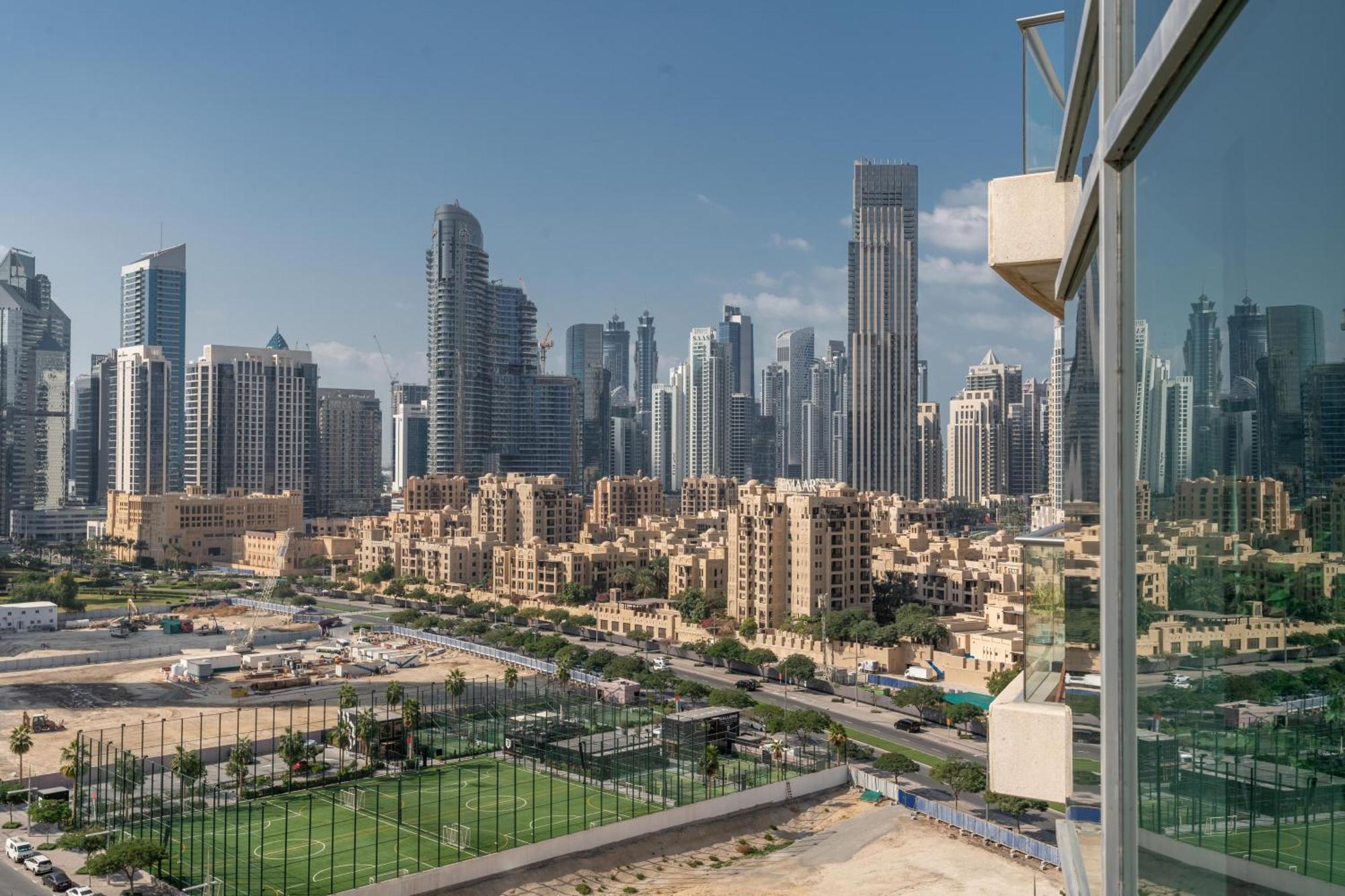 Lux Burj Views Tower I Downtown Apartment Dubai