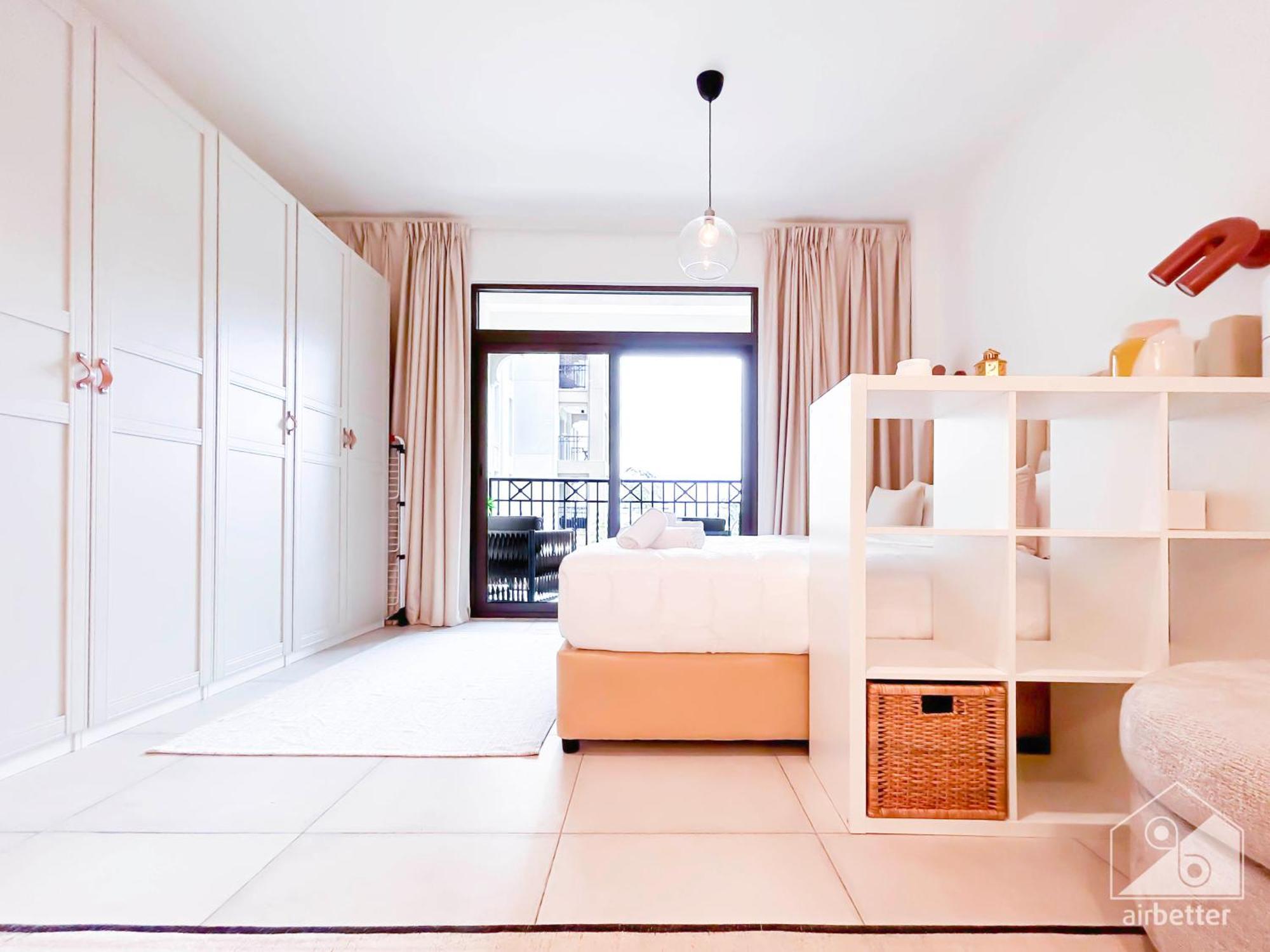 Cozy 1b Escape With Stunning Balcony Views Apartment