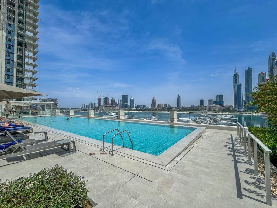 Apartment Czechin * Brand New * Beachfront * Palm View * High Floor