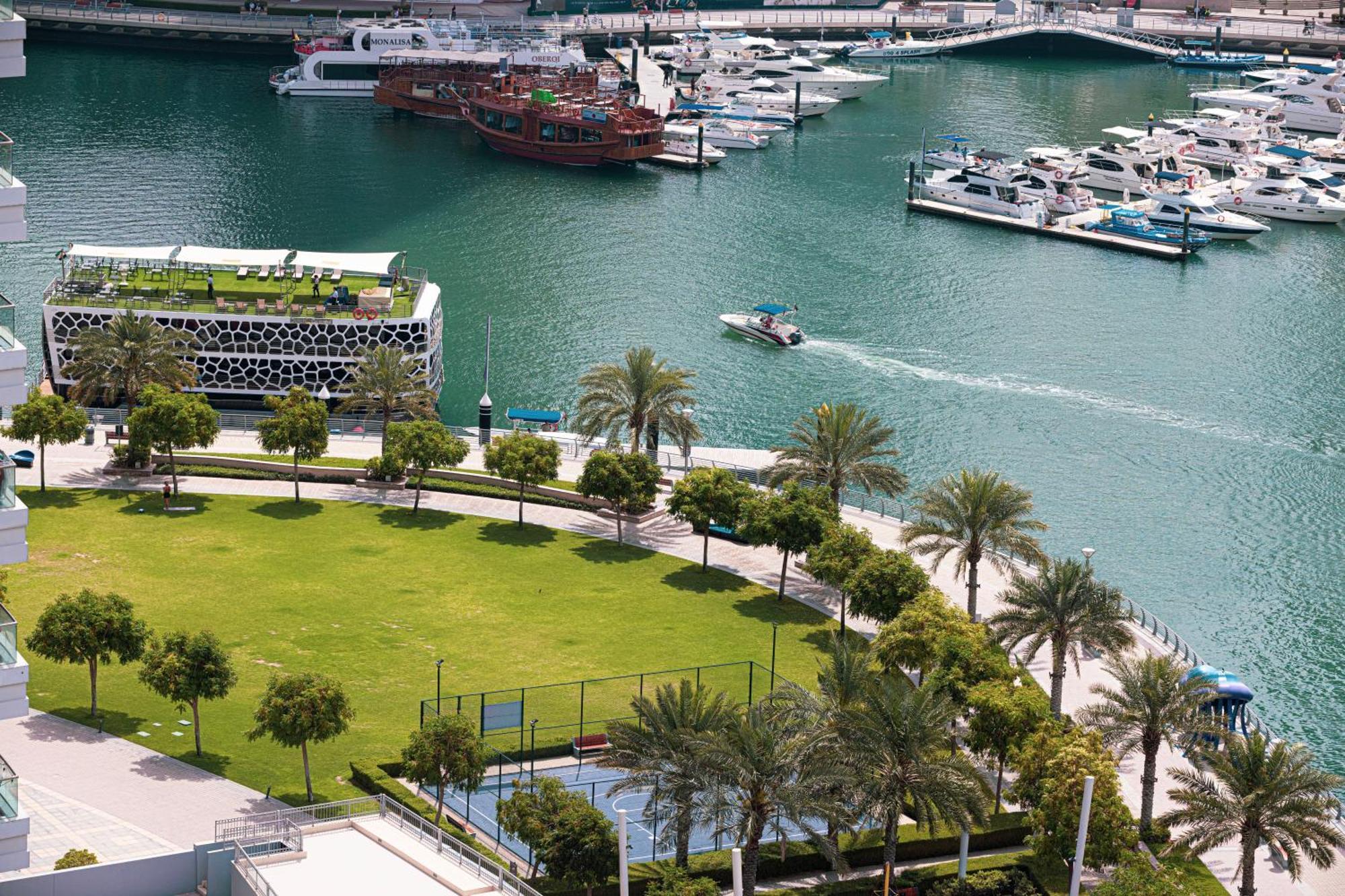 Luxury 1br At Marina: Stunning Marina Views, Pool & Gym Apartment *