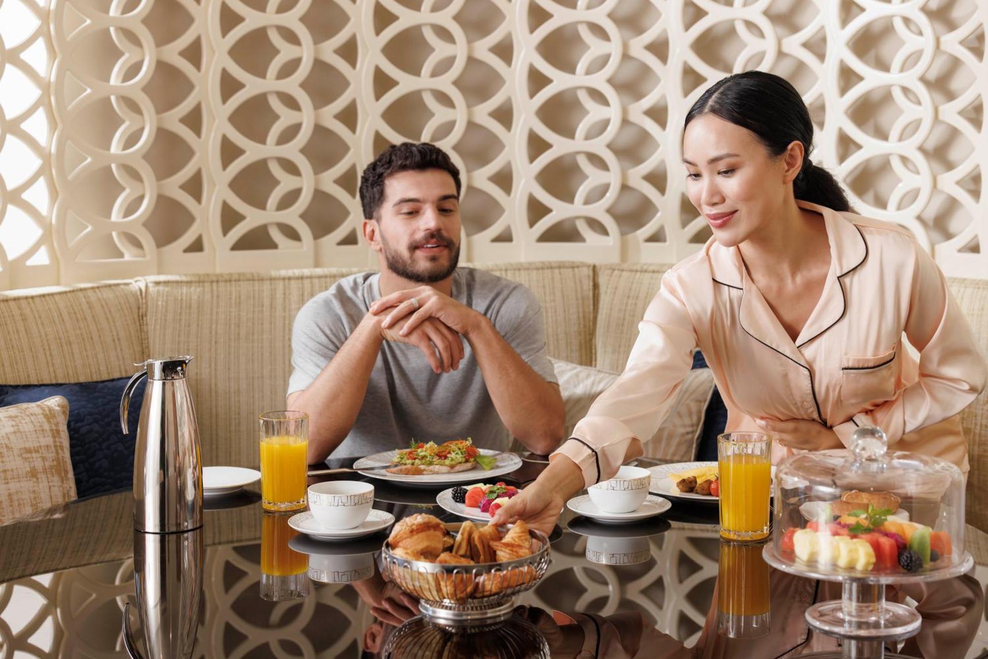 Jumeirah Emirates Towers 5* Dubai