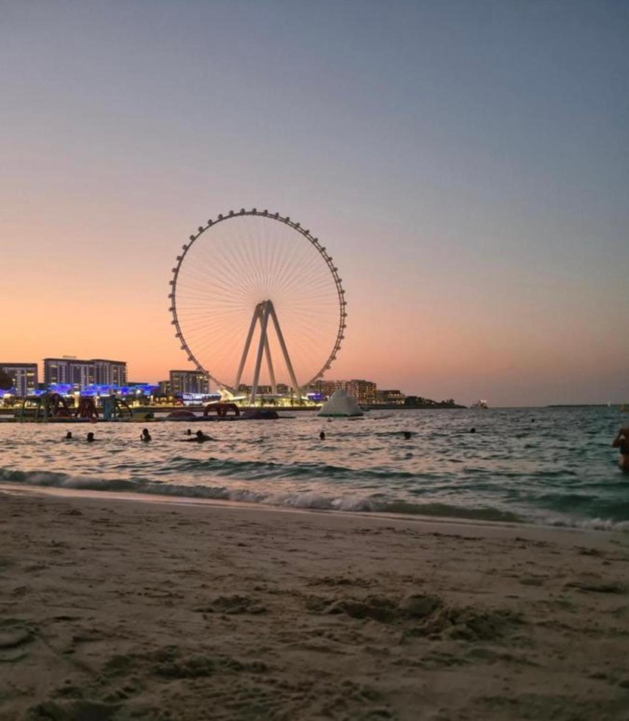 Hostel Seaview Beach Jbr - Walk To Beach - Gym - Pool - Metro Station