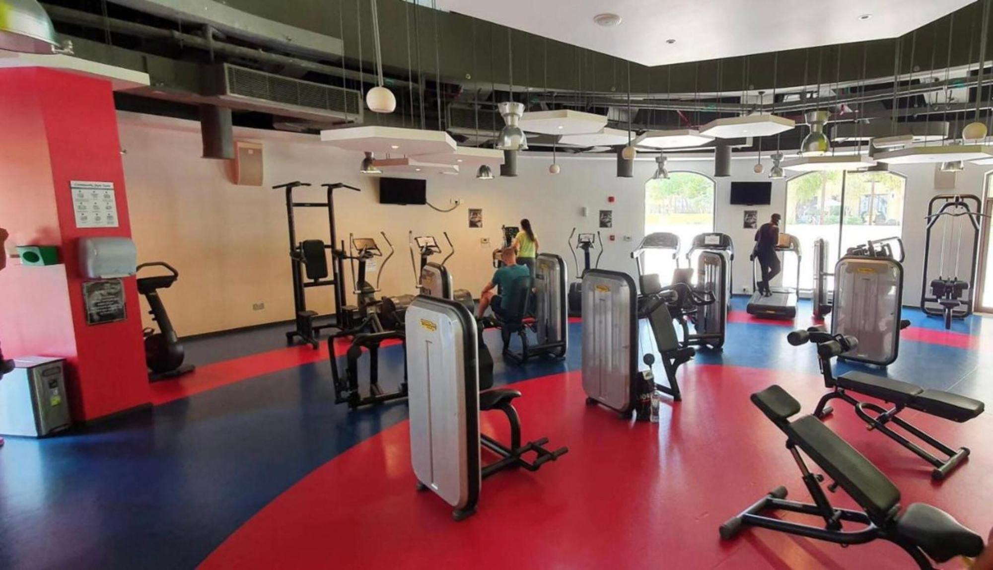 Hostel Seaview Beach Jbr - Walk To Beach - Gym - Pool - Metro Station
