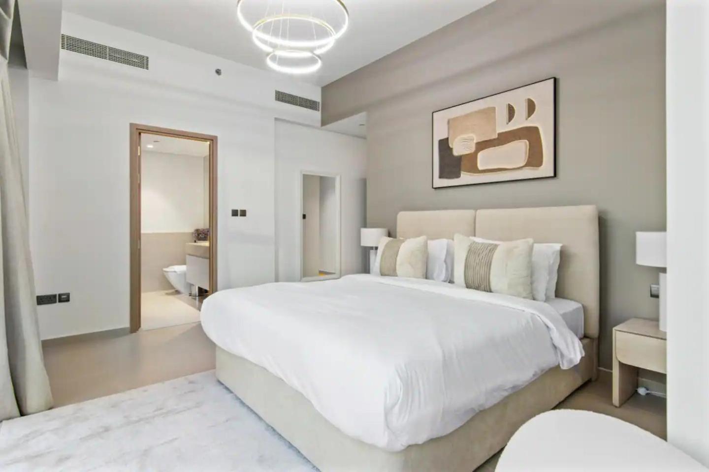 Apartment Spacious And Overlooking Burj & Fountains