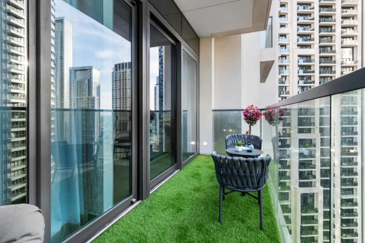 Spacious And Overlooking Burj & Fountains Dubai