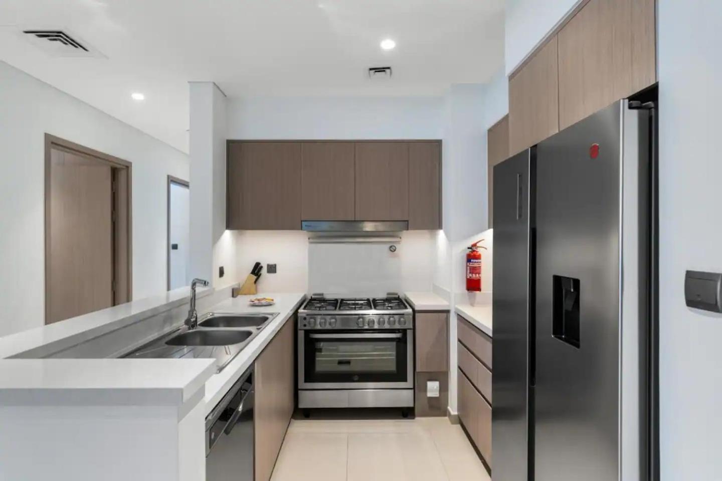 Spacious And Overlooking Burj & Fountains