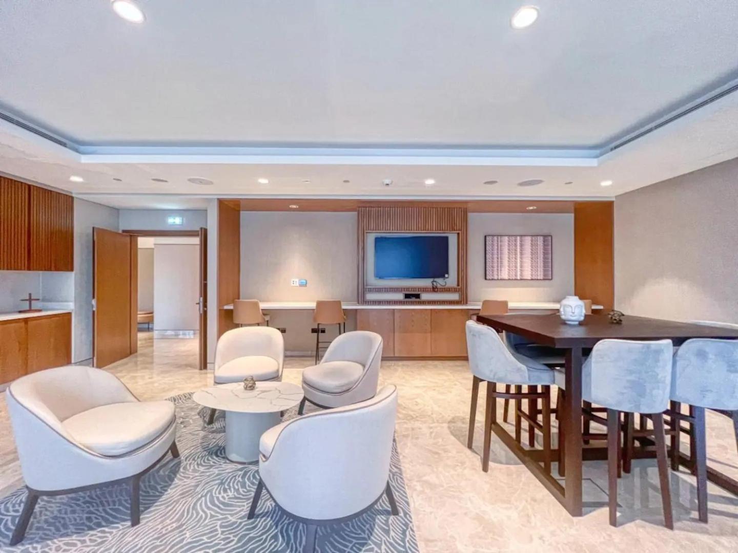 Spacious And Overlooking Burj & Fountains Dubai