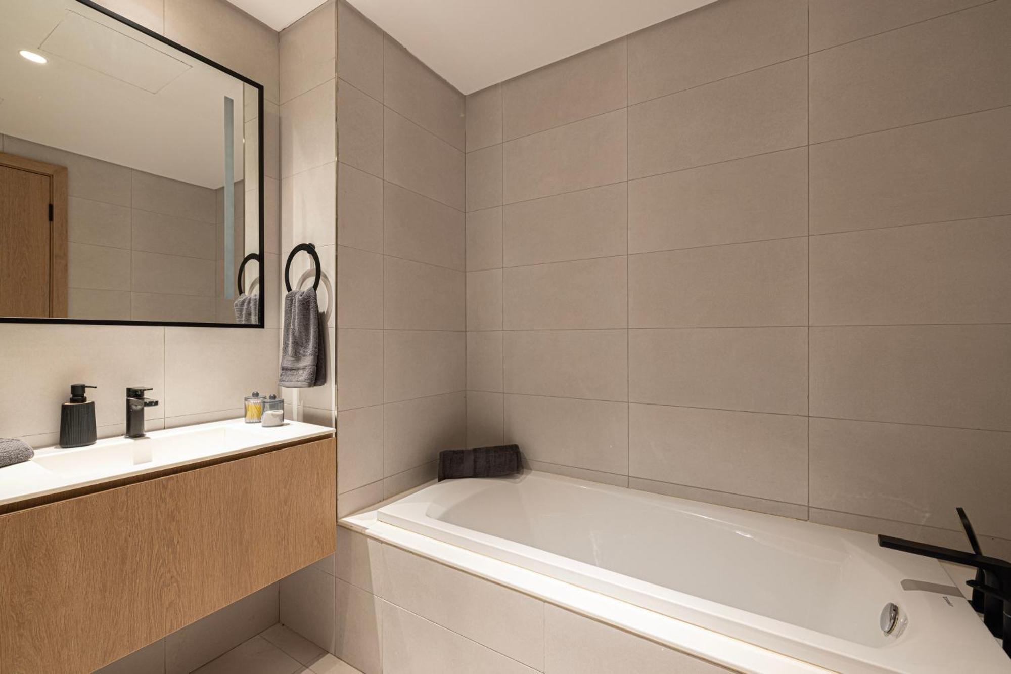 Amazonian Lux 2 Br-burj Khalifa And Fountains View * Dubai
