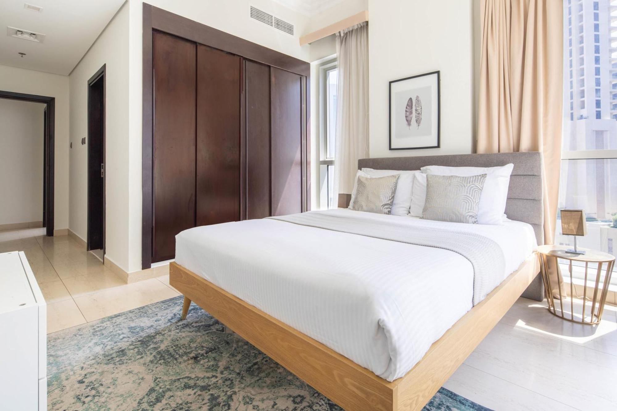 Frank Porter - Mon Reve Apartment Dubai