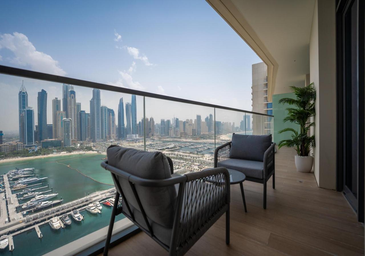 Waterfront ,high Floor 2bed With Private Access Apartment *
