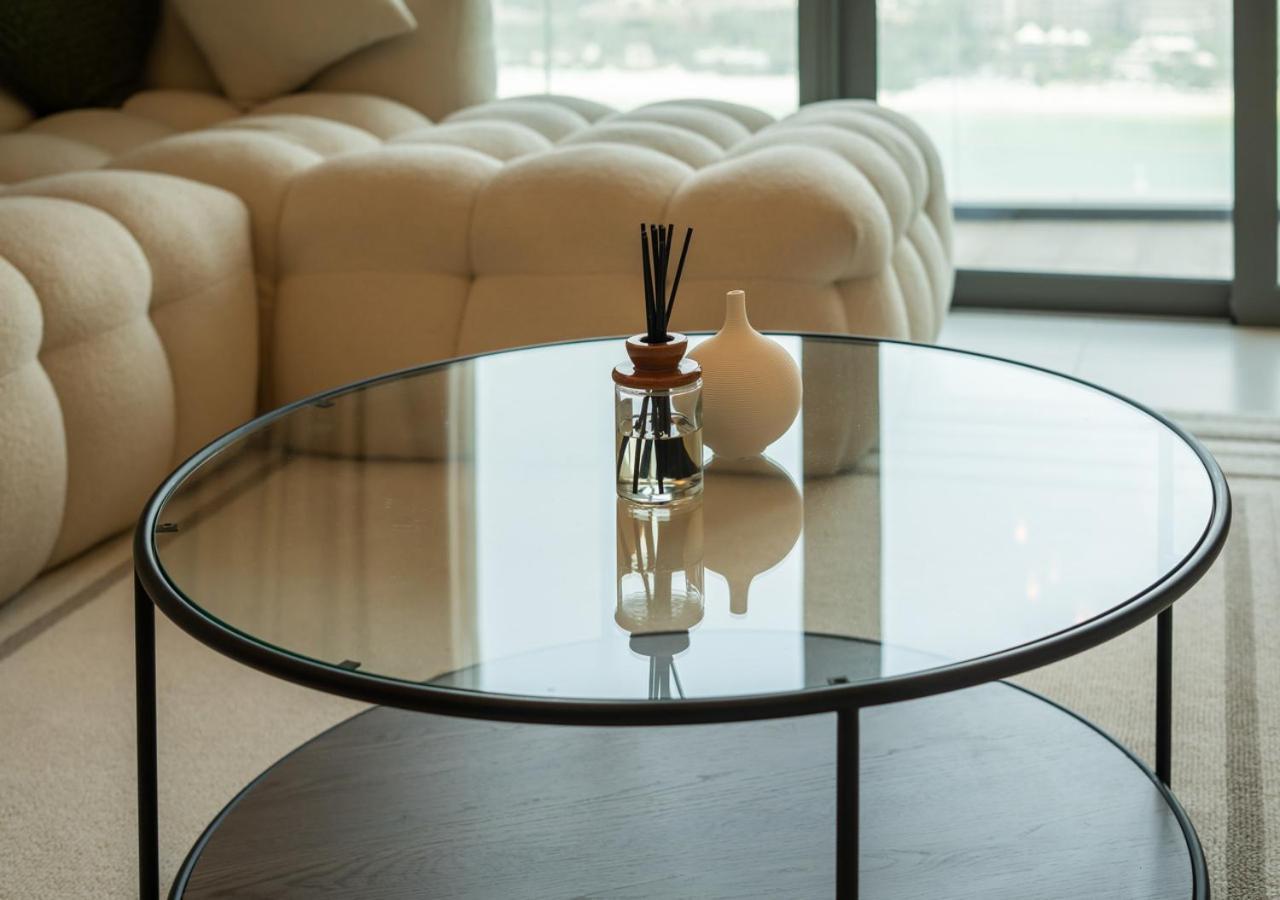 Waterfront ,high Floor 2bed With Private Access