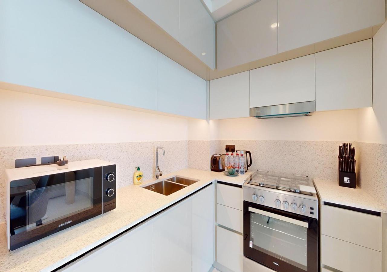 Apartment Waterfront ,high Floor 2bed With Private Access