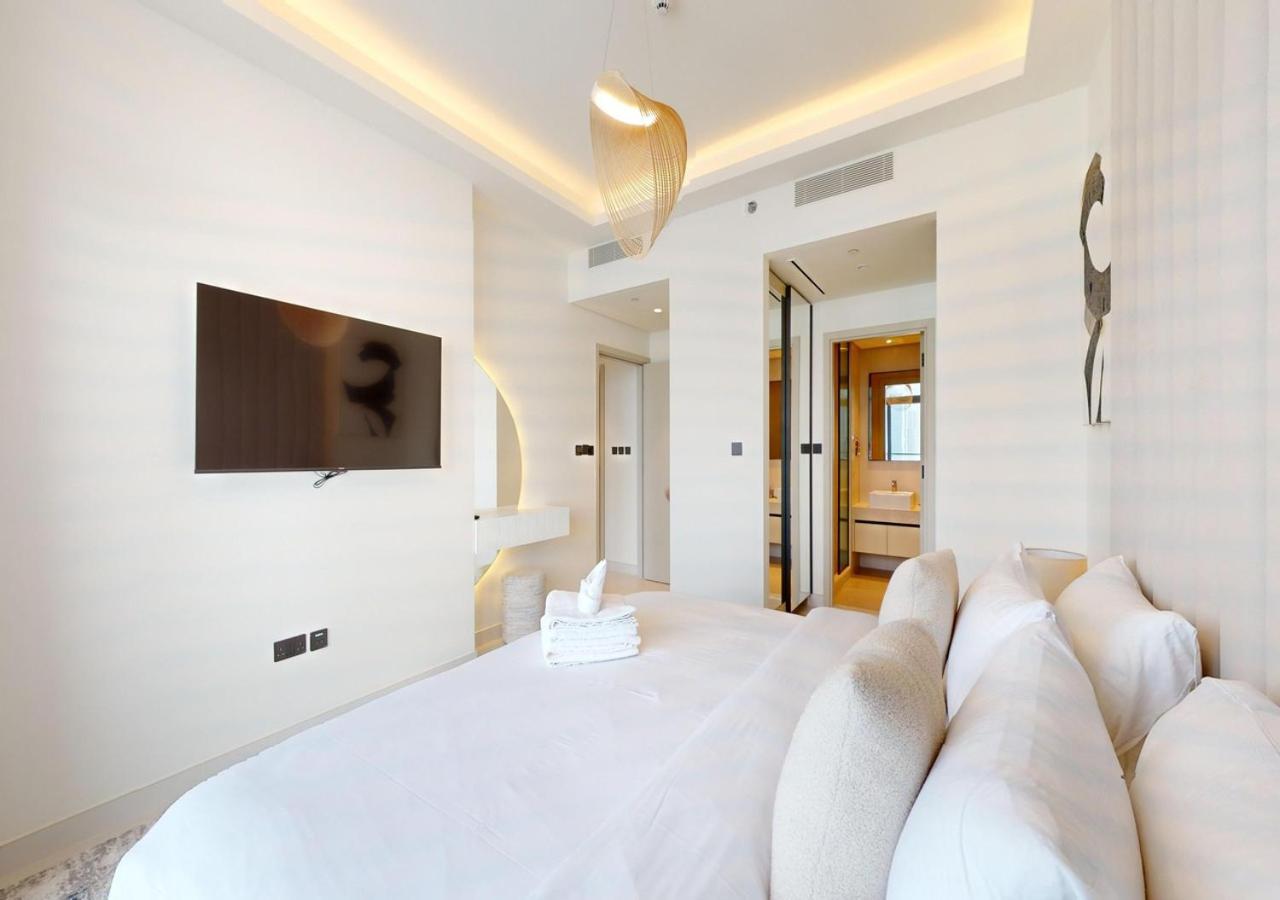 Apartment Waterfront ,high Floor 2bed With Private Access