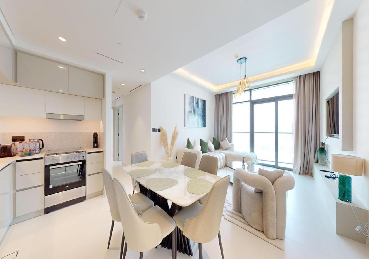 Apartment Waterfront ,high Floor 2bed With Private Access *