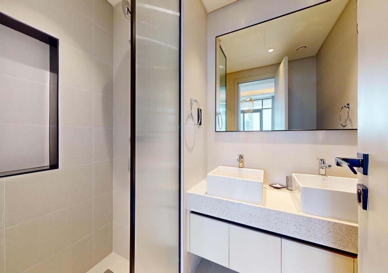 Apartment Waterfront ,high Floor 2bed With Private Access Dubai