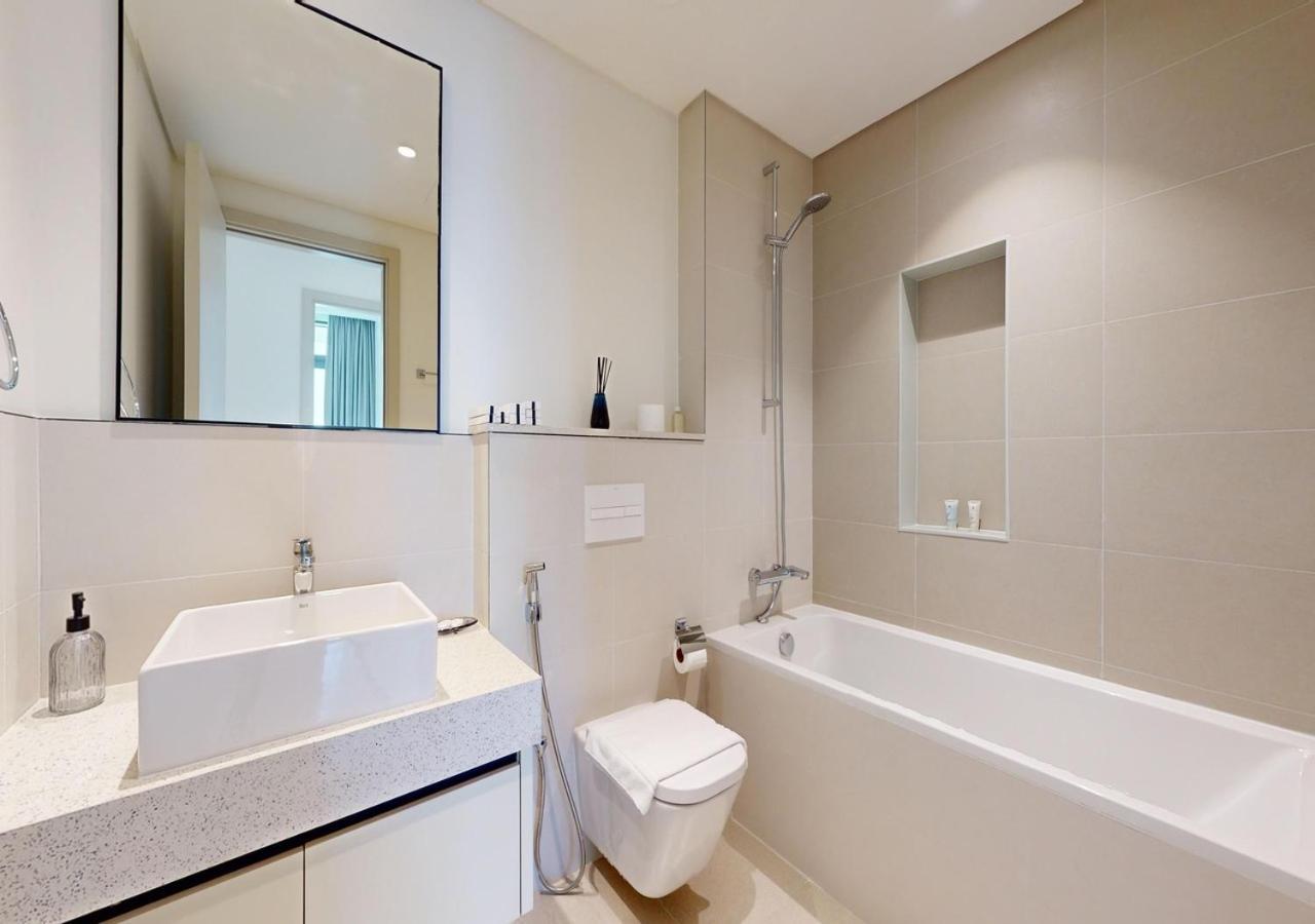 Apartment Waterfront ,high Floor 2bed With Private Access Dubai