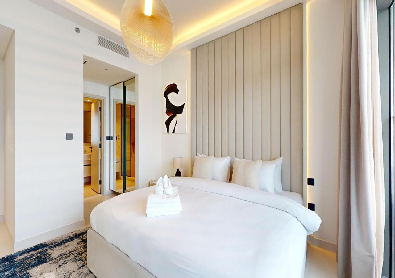 Apartment Waterfront ,high Floor 2bed With Private Access