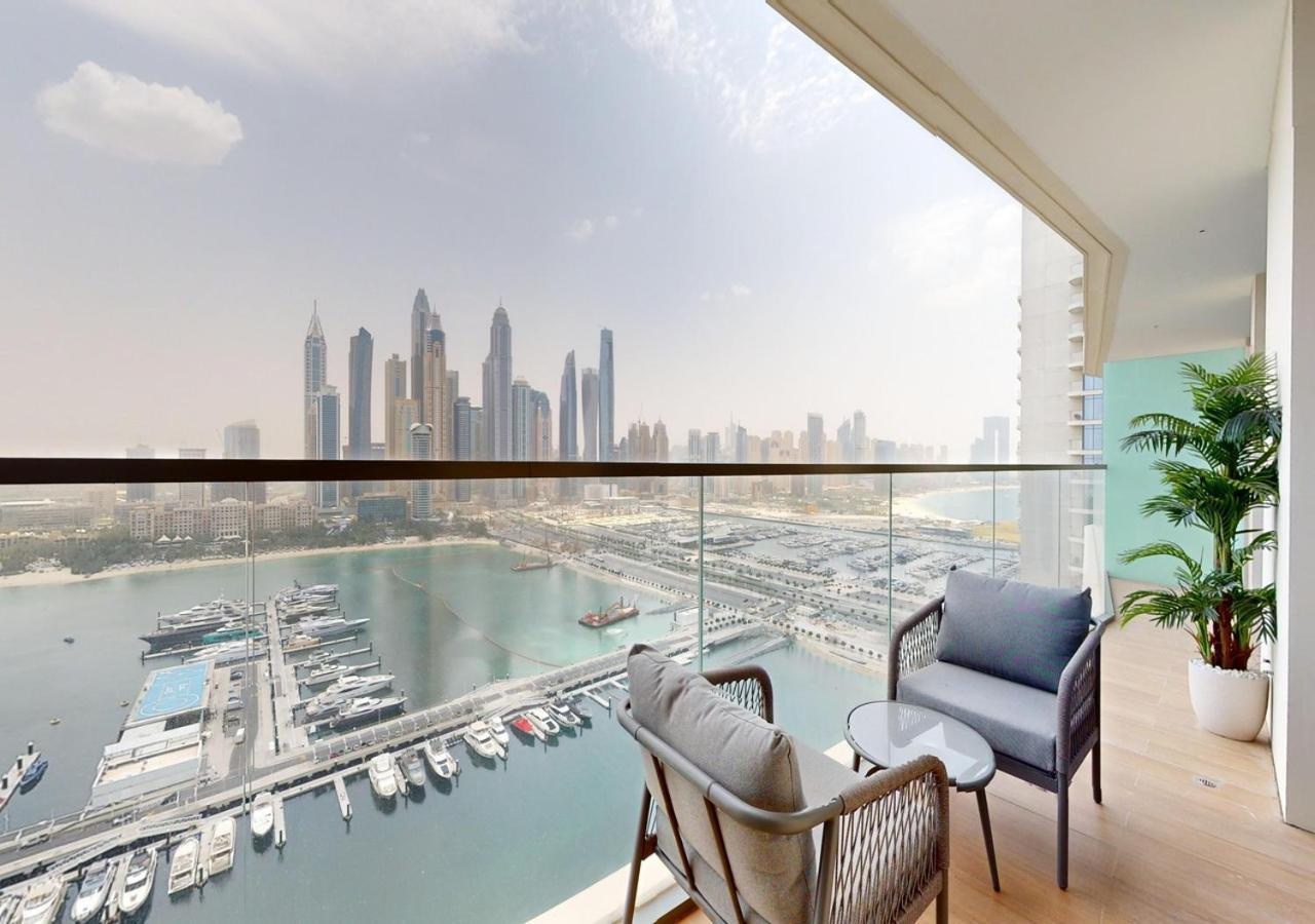 Waterfront ,high Floor 2bed With Private Access *