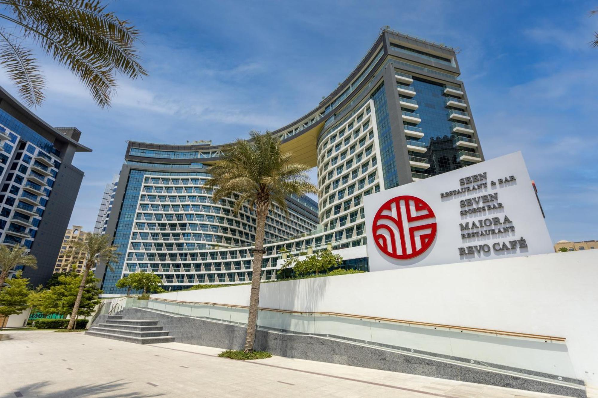Apartment Signature At Seven Palm