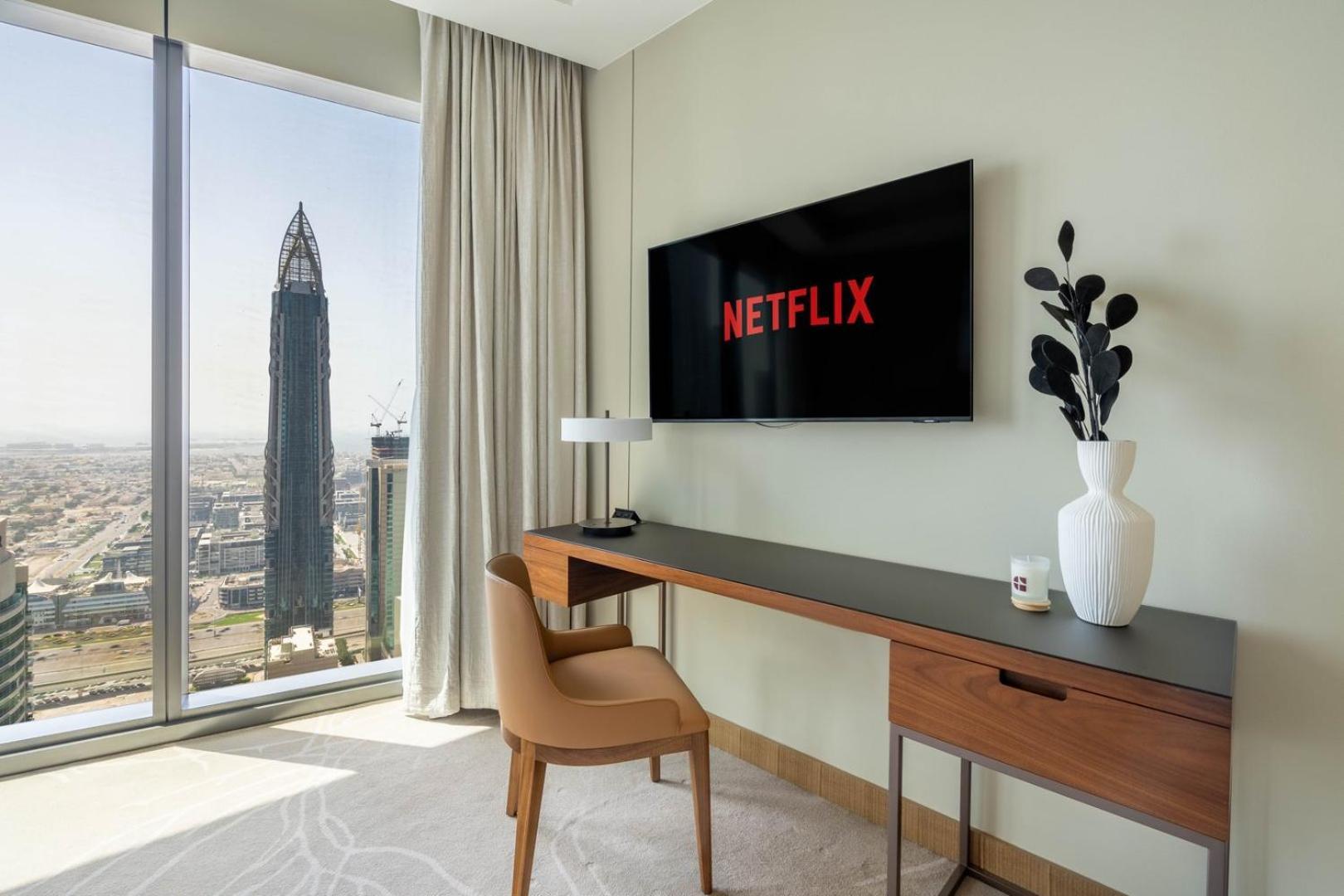 Guestready - High-floor Elegance In Downtown Apartment