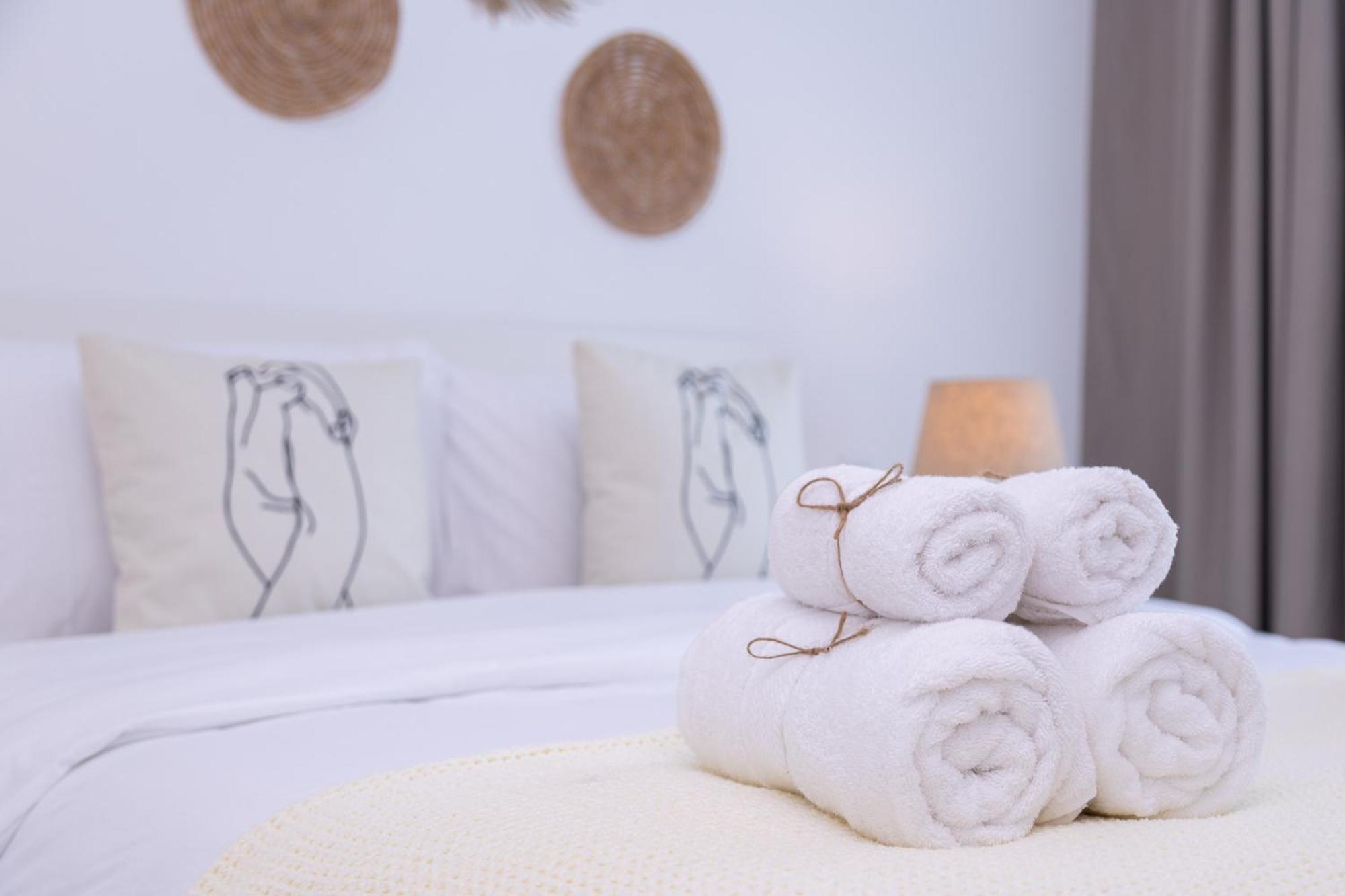 Waves Homes - Charming With Balcony, Minutes From The Apartment Dubai