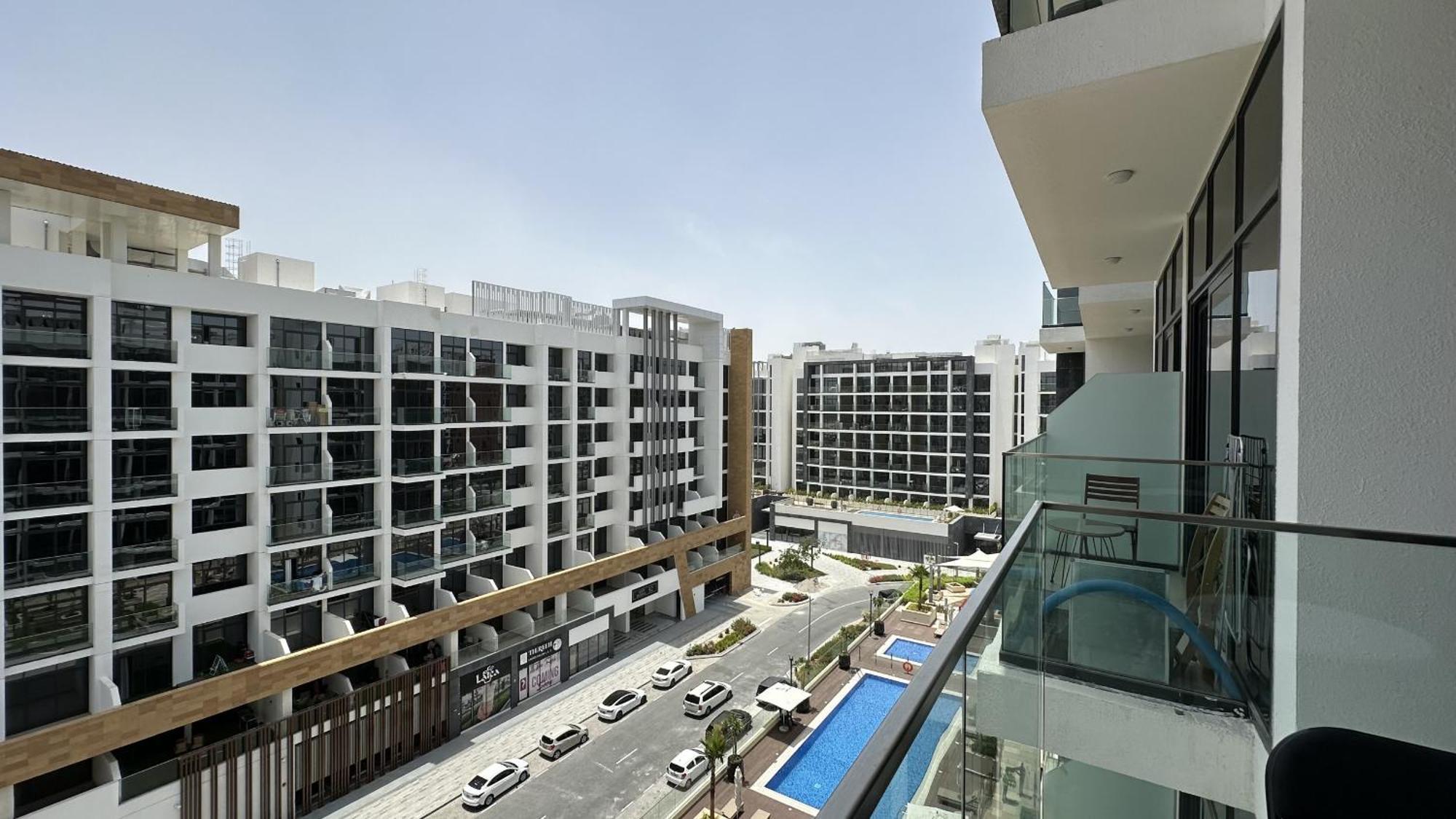 Easygo - Azizi Riviera 34 Dubai