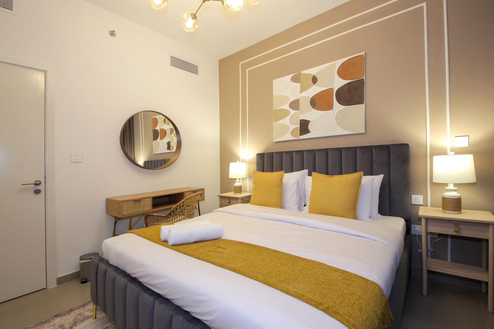 Rh -skyline Serenity, High-floor Oasis In Downtown, 8 Mins Walk To Burj Khalifa * Dubai