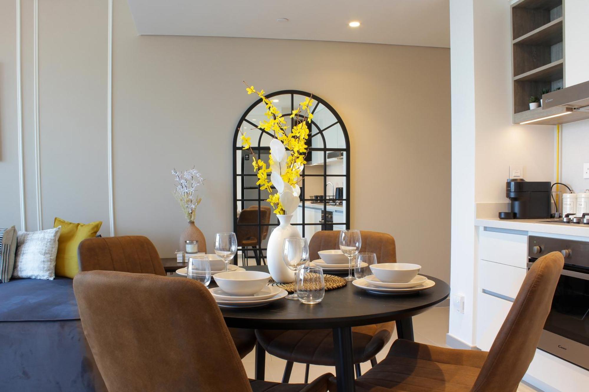 Rh -skyline Serenity, High-floor Oasis In Downtown, 8 Mins Walk To Burj Khalifa Apartment Dubai
