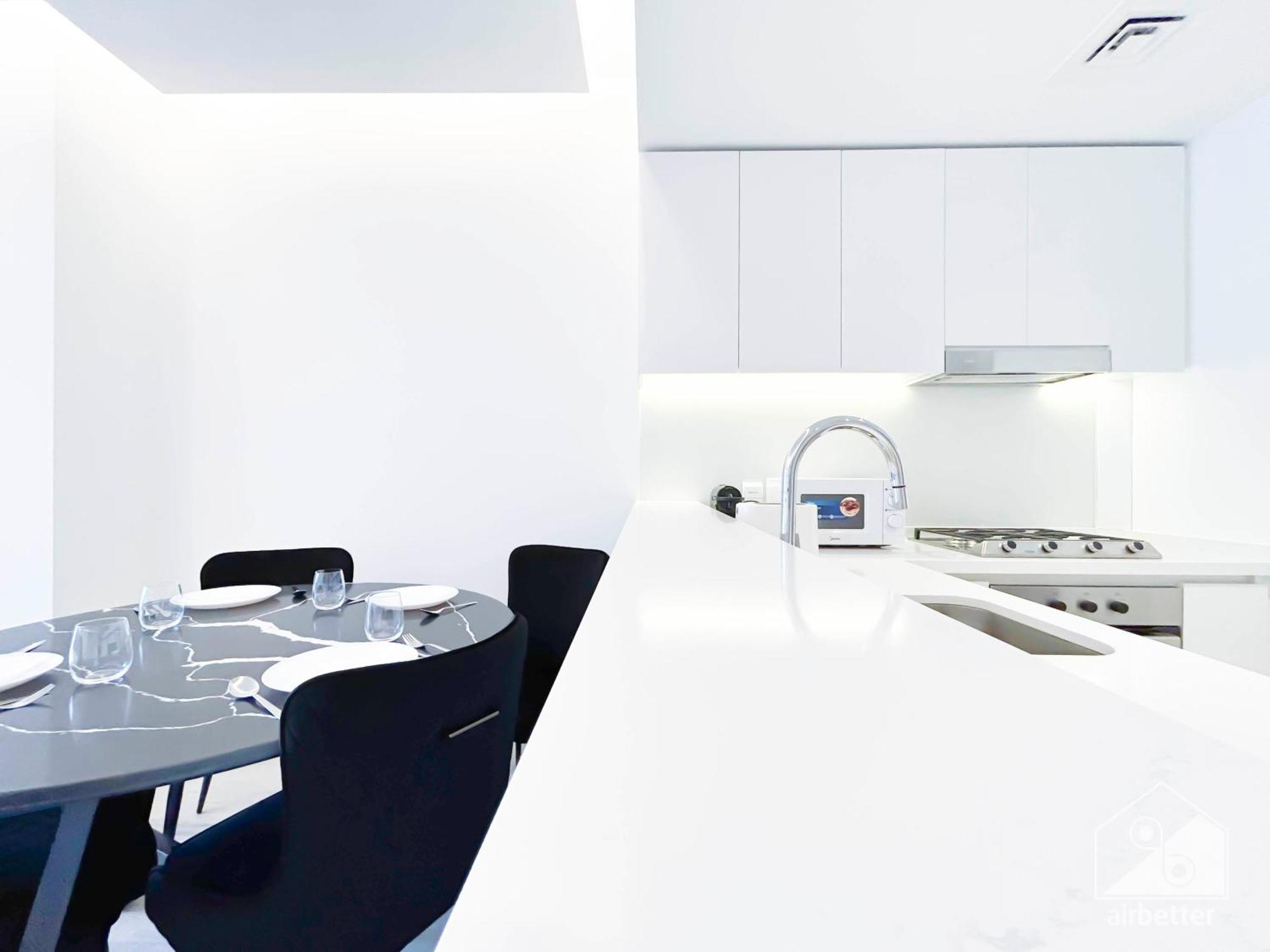 Stylish 1bedroom With Balcony & View *