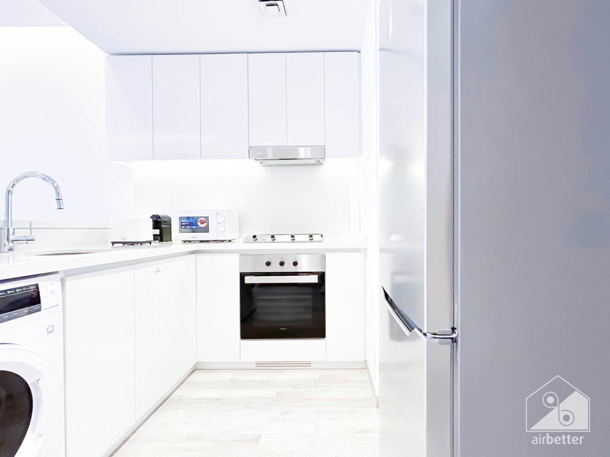 Stylish 1bedroom With Balcony & View Apartment *