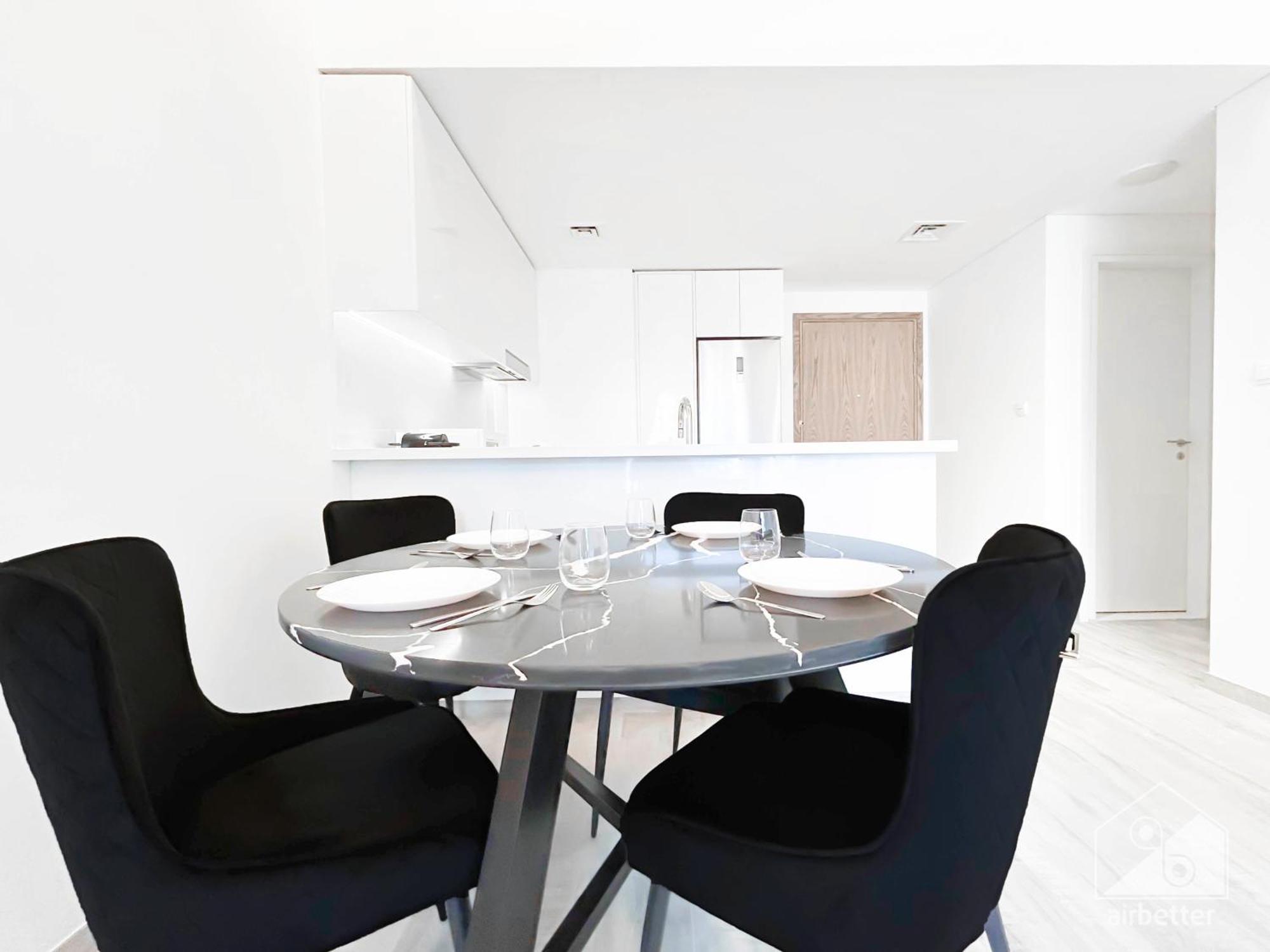 Stylish 1bedroom With Balcony & View