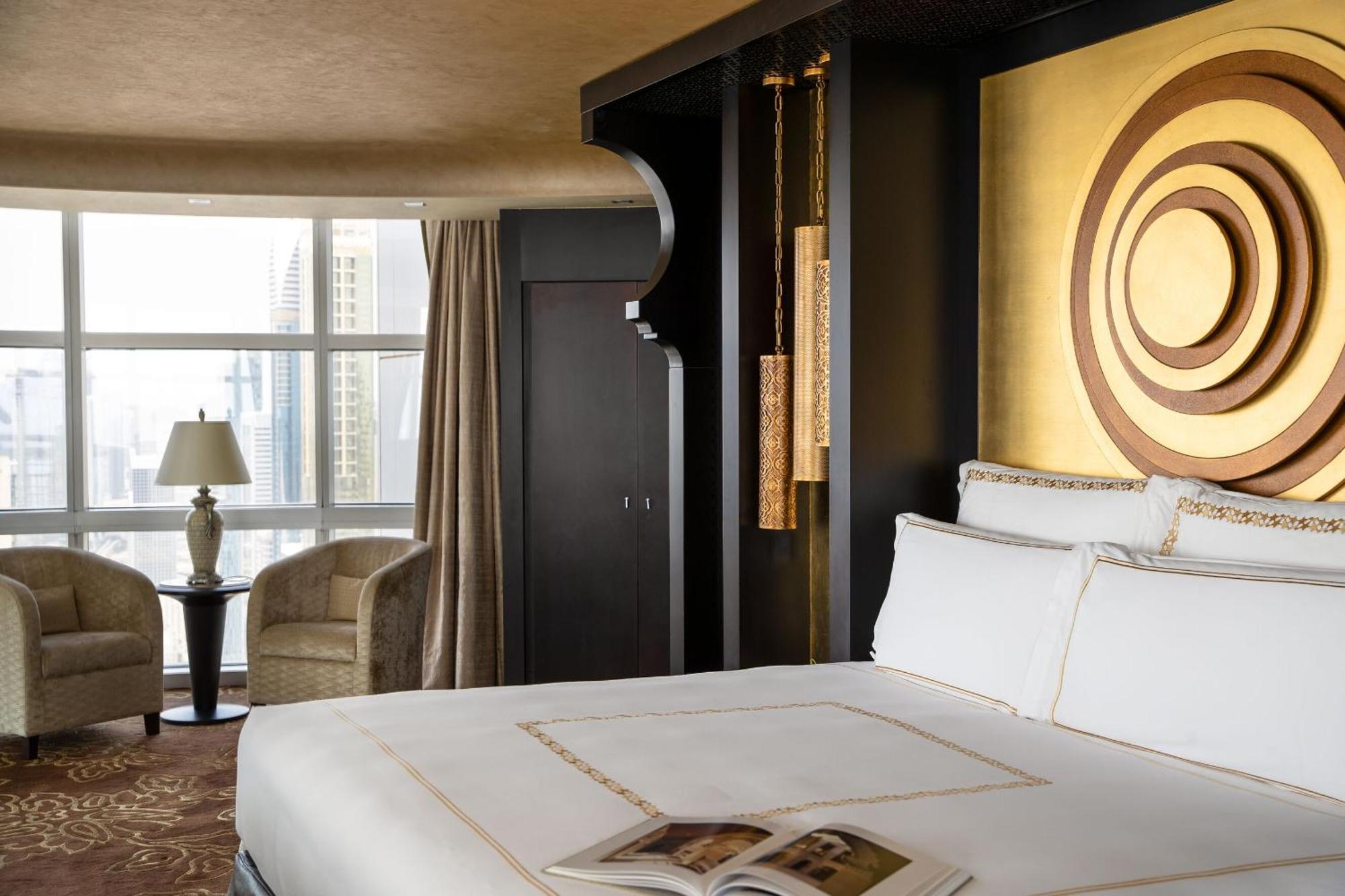 Jumeirah Emirates Towers Hotel 5*