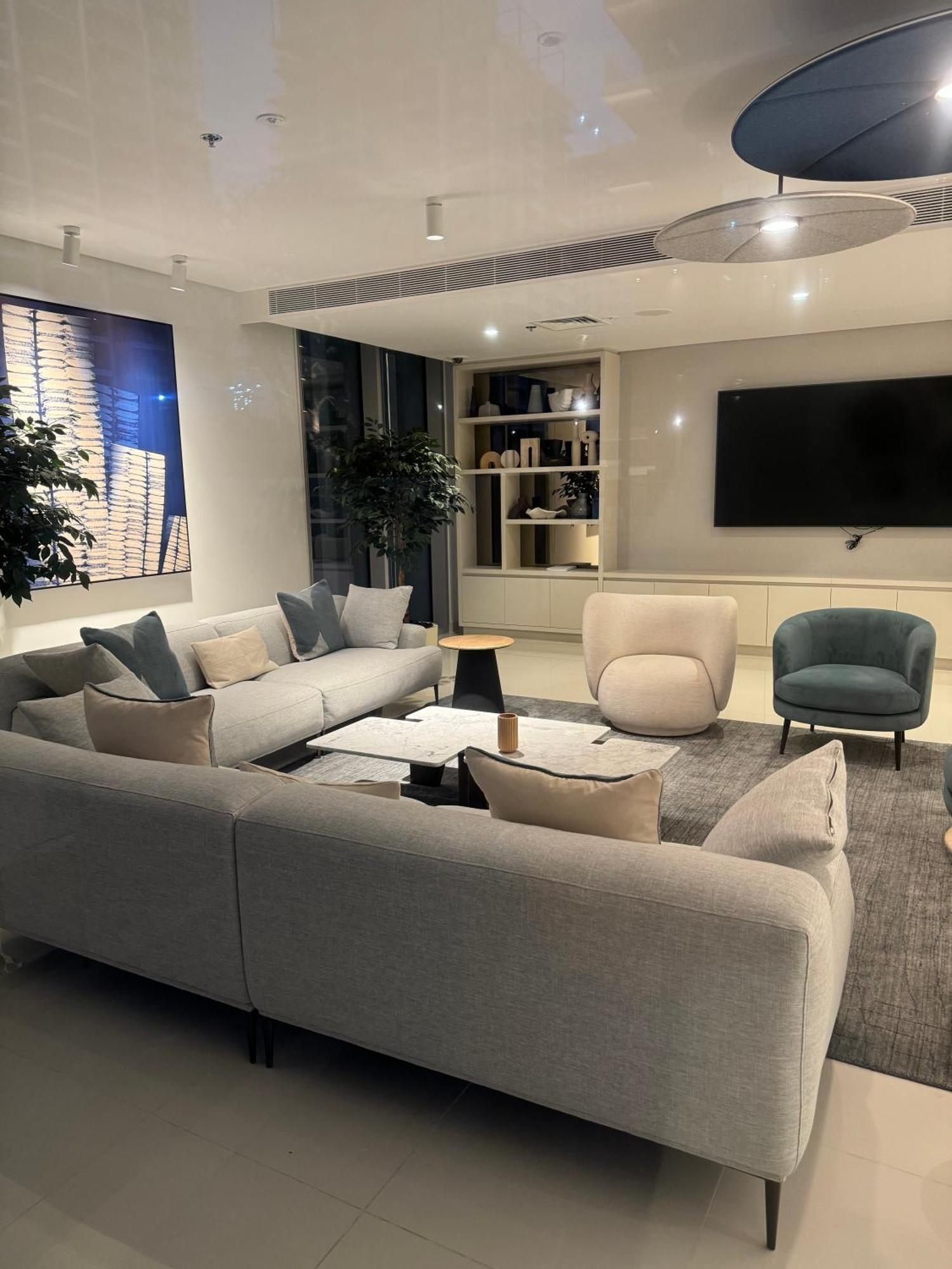 Your Luxury Beachfront Living Apartment Dubai