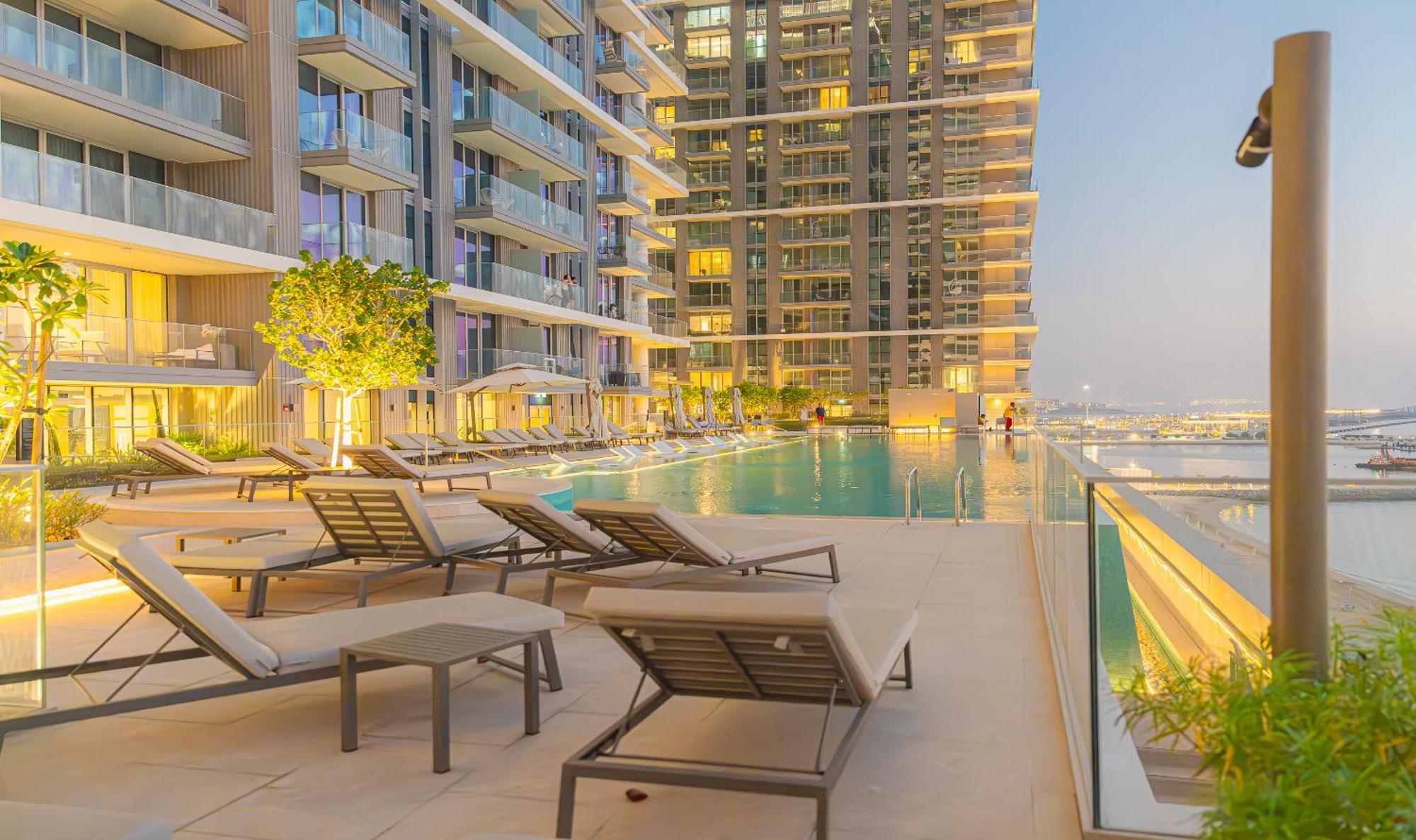 Your Luxury Beachfront Living Apartment *