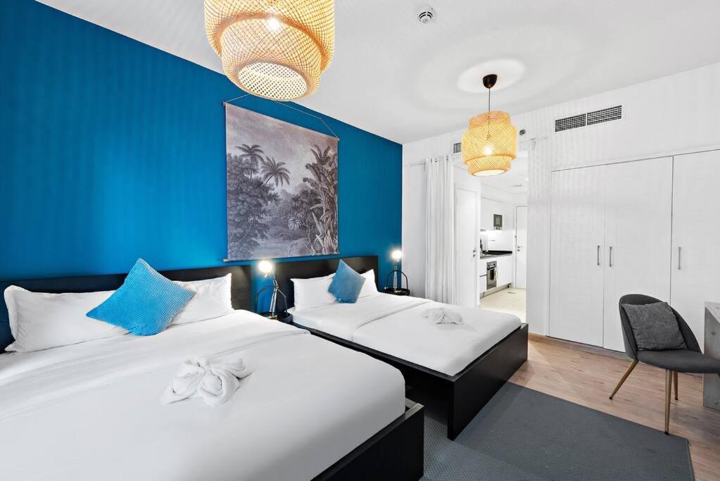 First Class Premium And Stylish Apartment