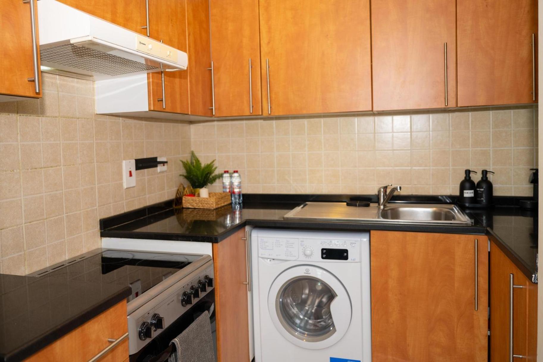 Marina View 2 Bed Apartment-bluebell-by Grand Vista Dubai