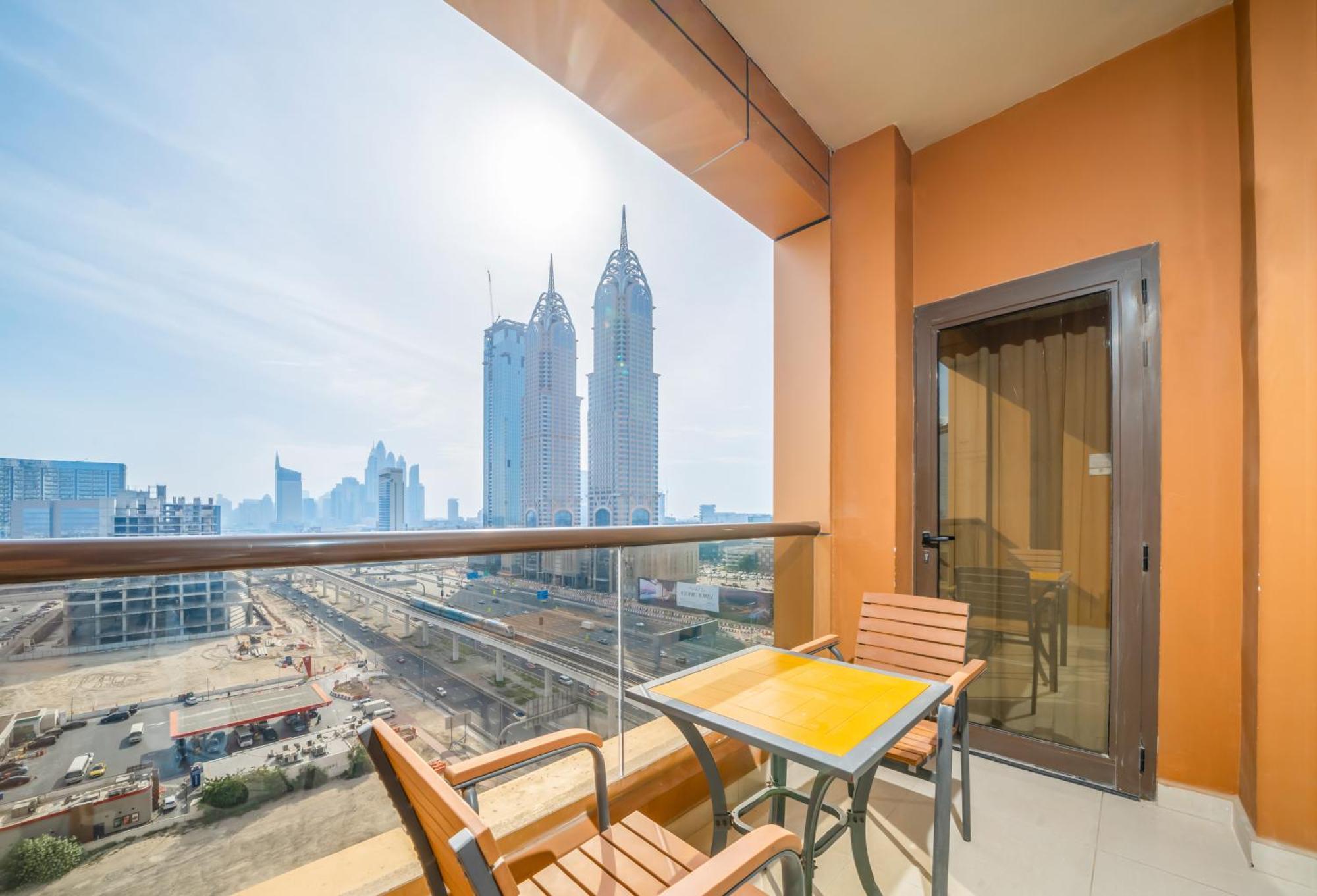 Mercure Barsha Heights And 4*