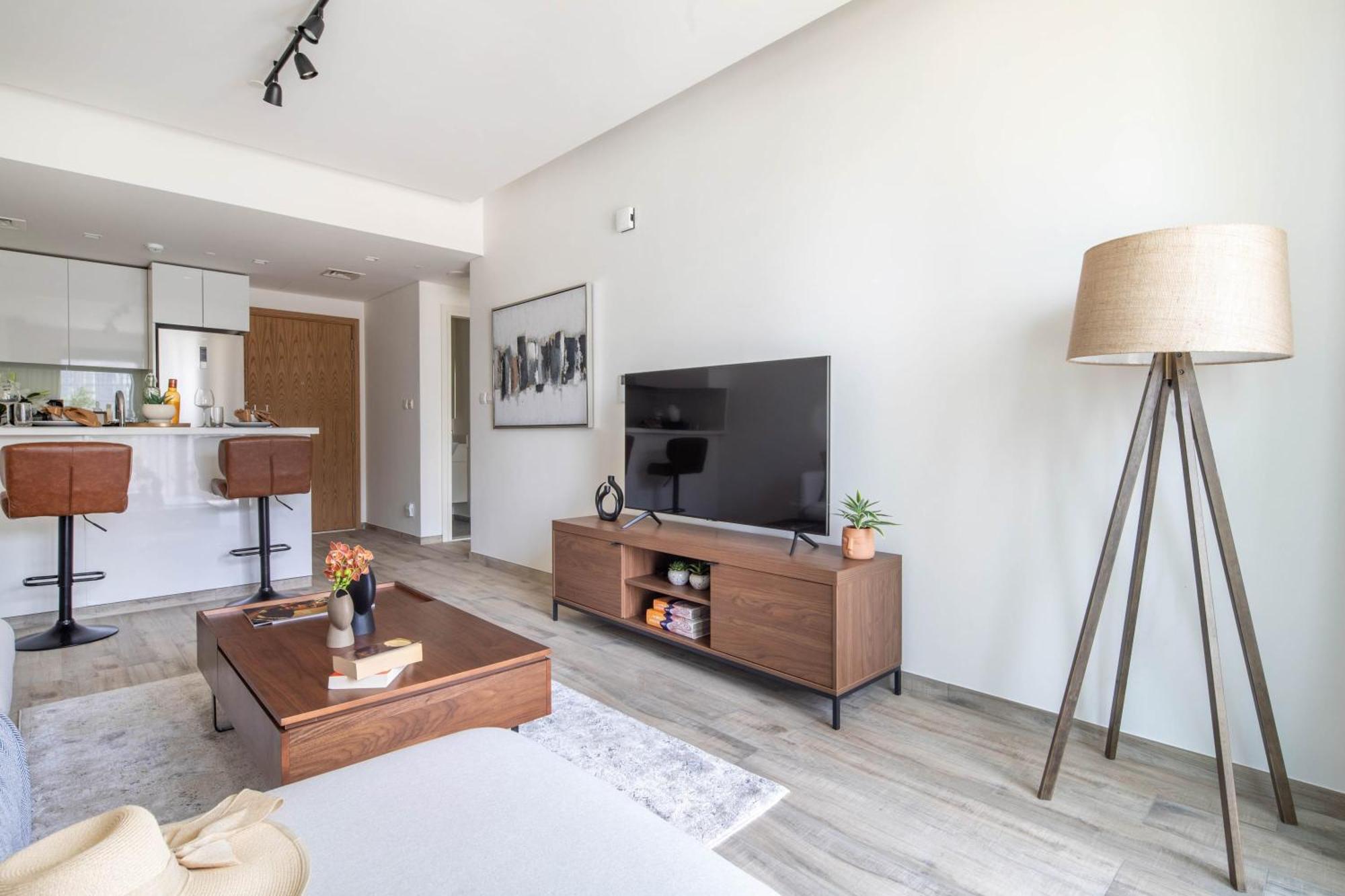 Frank Porter - Ahad Residences * Dubai