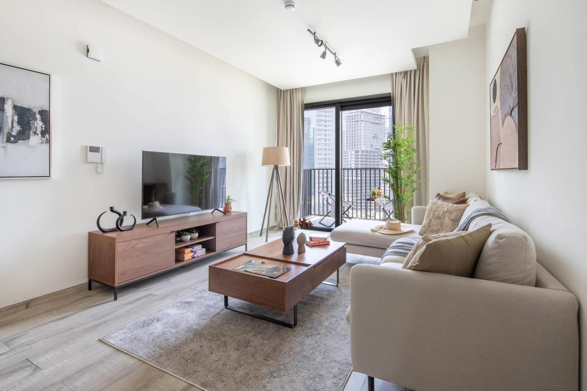 Frank Porter - Ahad Residences Apartment *