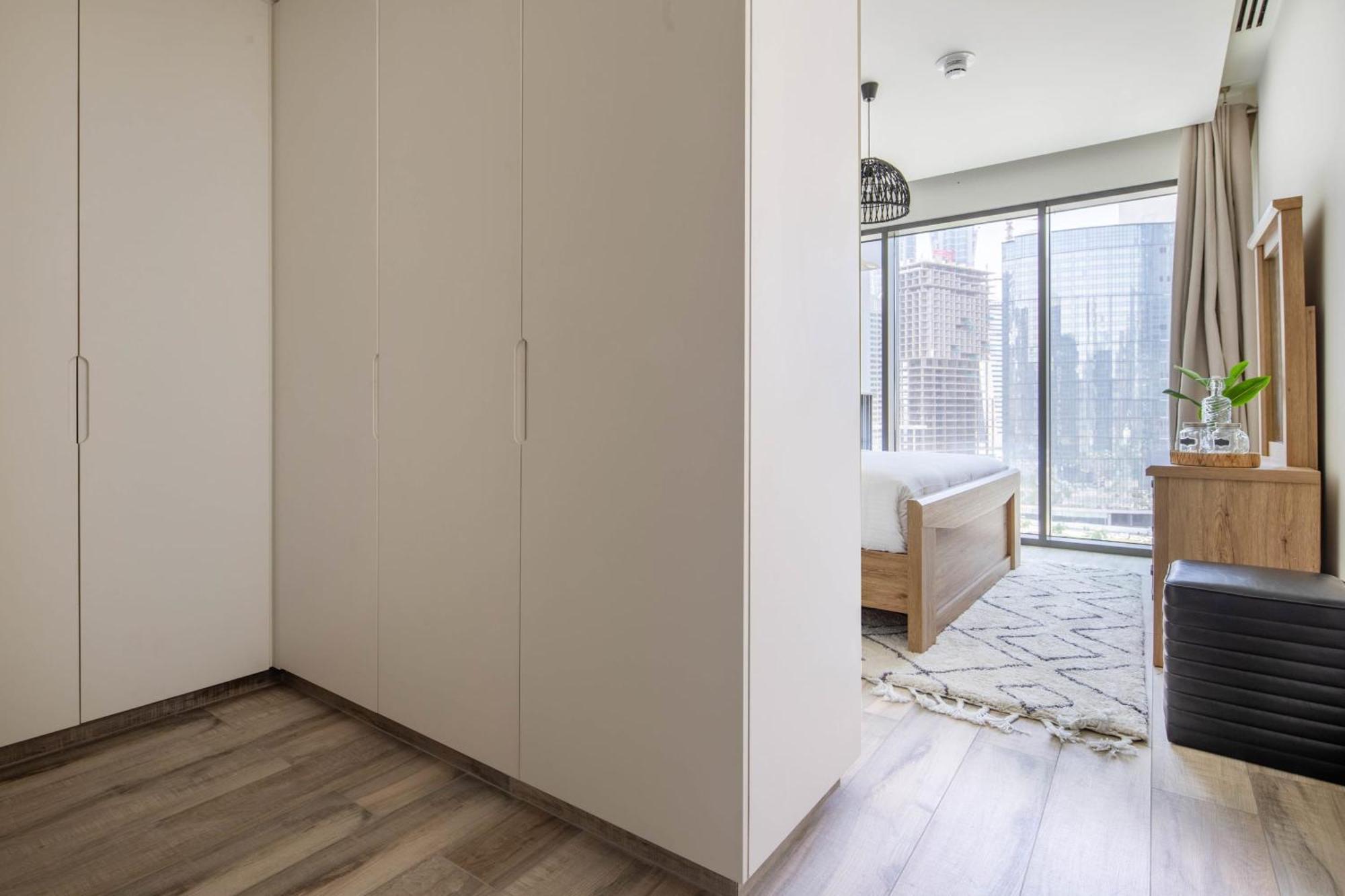 Frank Porter - Ahad Residences *