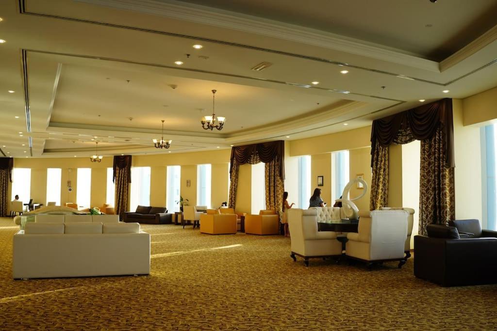 Apartamento Marina View,central Location,public Transport Access,dwellingz Dubai